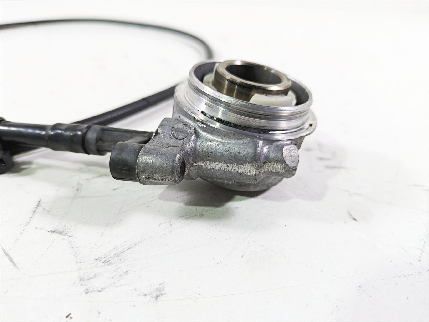 2004 BMW R1150GS R21 Speedometer Drive Gear & Spinning Cable 62122306287 {{ shop.shopifyCountryName }} - Mototech271