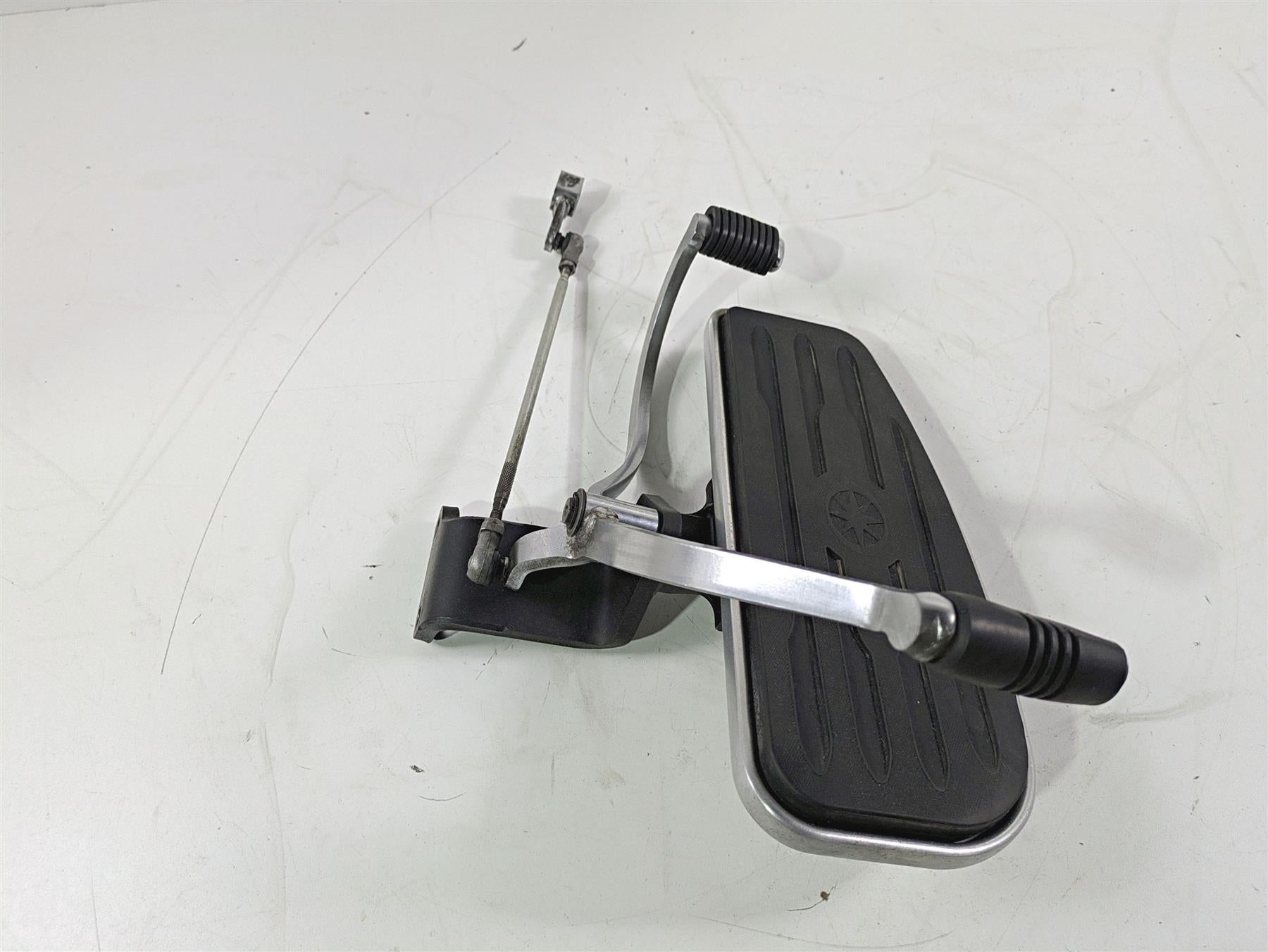2008 Yamaha XVS1300 V-Star Tourer Left Floorboard Shifter Set 3D8-27410-00-00 {{ shop.shopifyCountryName }} - Mototech271