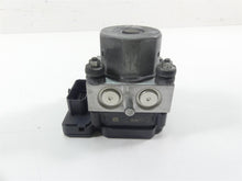 Load image into Gallery viewer, 2014 Harley Touring FLHTK Electra Glide Abs Brake Pump Unit Module 41100013A | Mototech271
