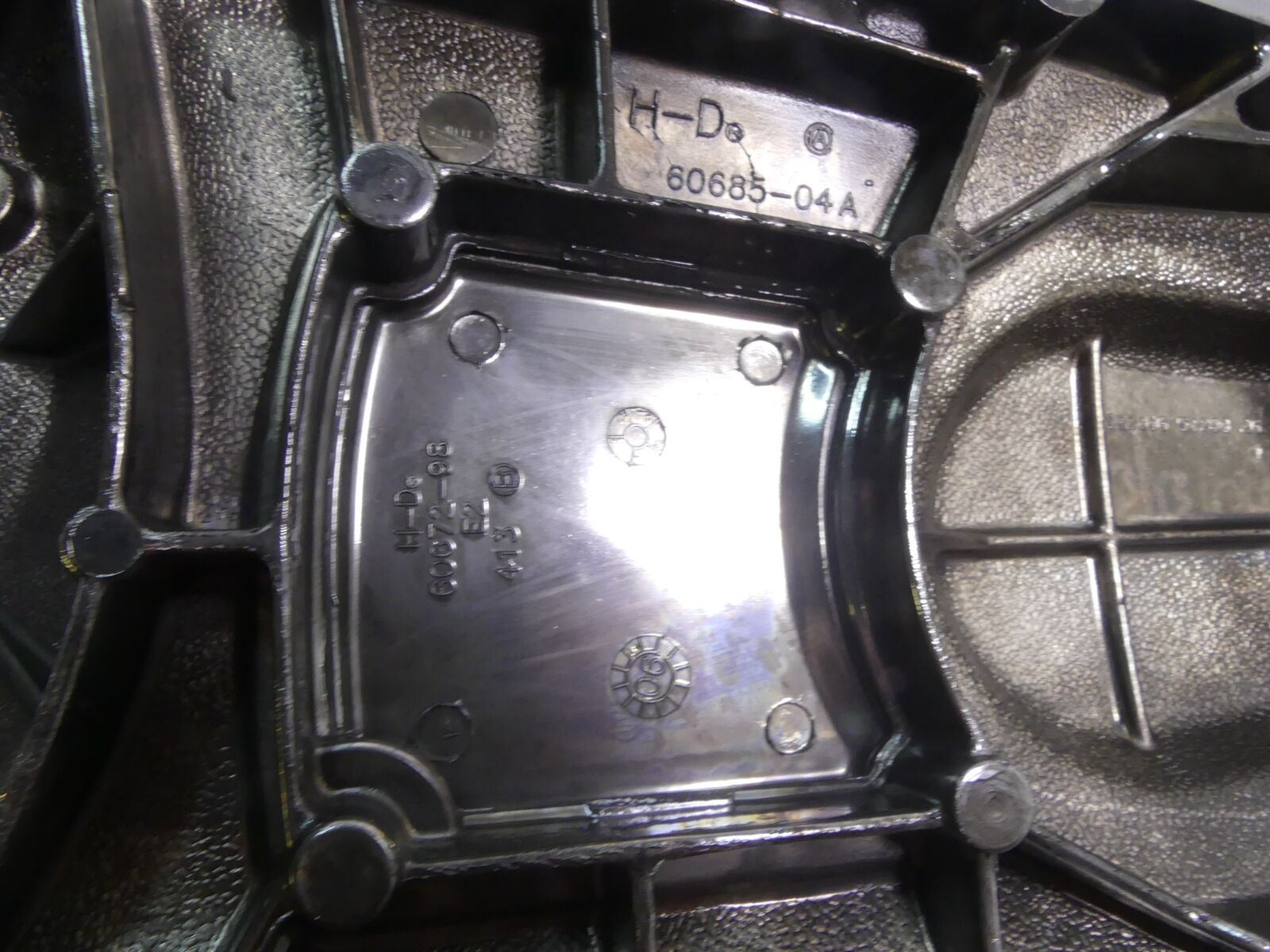 2006 Harley Touring FLHCU SE CVO Outer Primary Drive Clutch Cover 60685-04A {{ shop.shopifyCountryName }} - Mototech271