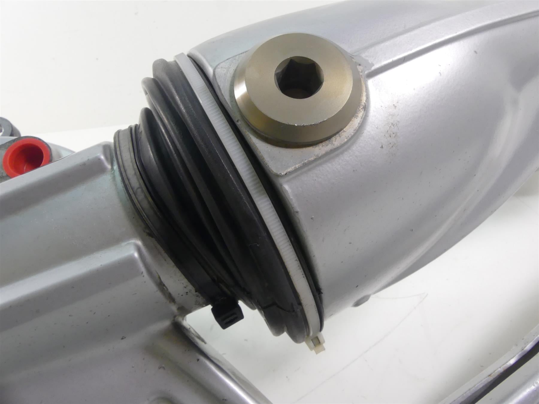 2001 BMW R1150 GS R21 Swingarm Differential Drive Shaft Abs 31/11 33112330966 {{ shop.shopifyCountryName }} - Mototech271