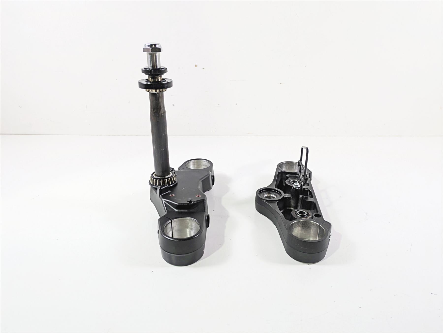 2019 Suzuki M109R VZR1800 Boulevard Upper Lower Triple Tree Set 51410-48G30 {{ shop.shopifyCountryName }} - Mototech271
