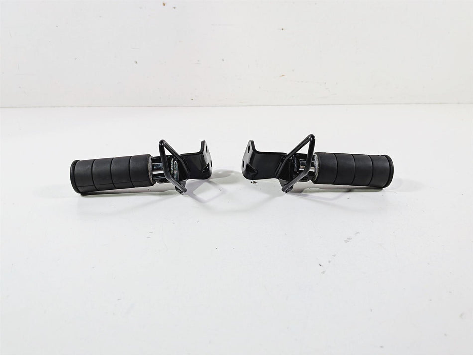 2005 Suzuki VZ800 M50 Boulevard Passenger Footpeg Set 43600-39G00 43700-39G00 {{ shop.shopifyCountryName }} - Mototech271