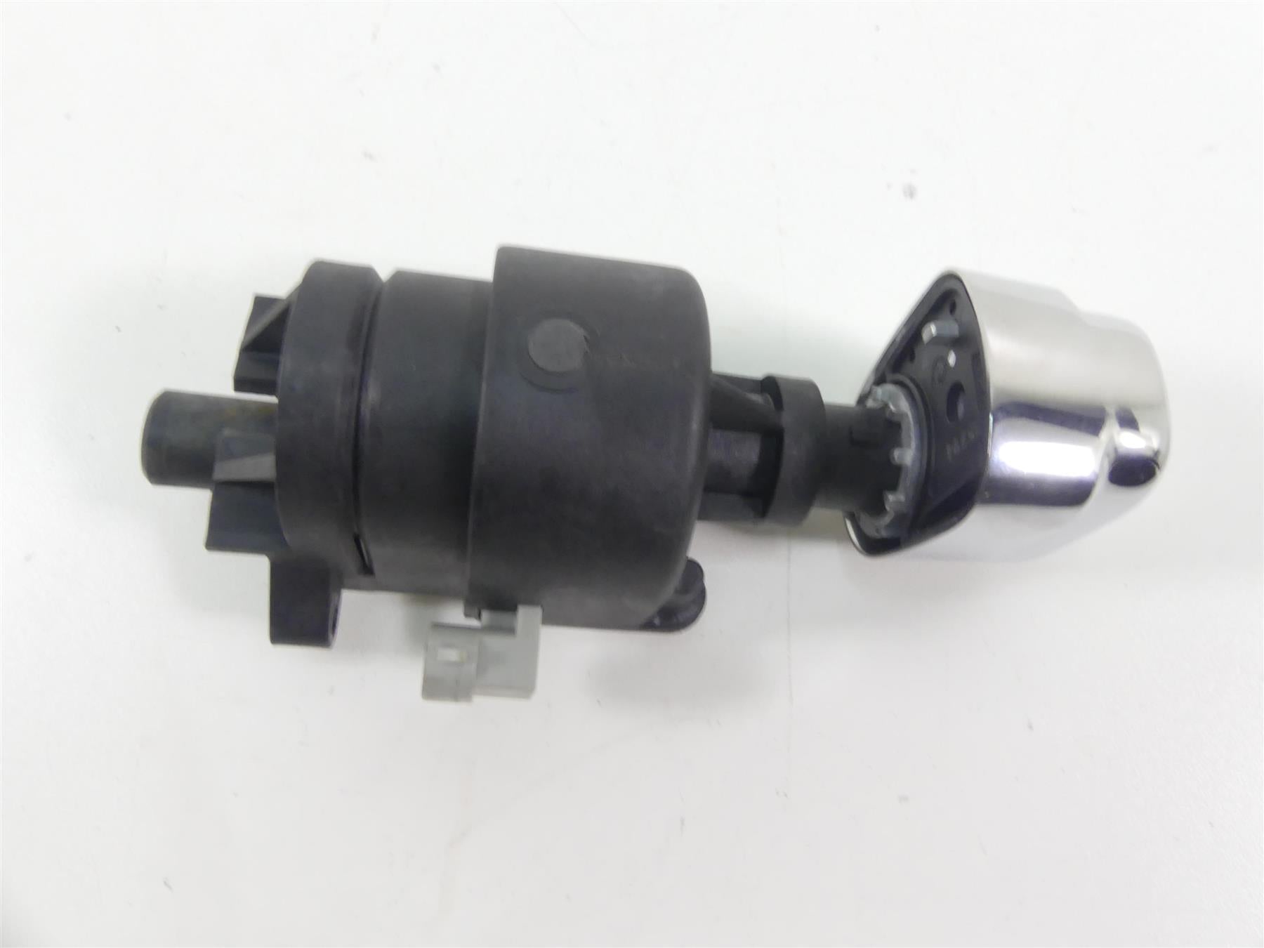 2016 Harley Touring FLHTP Electra Glide Ignition Switch Lock / VIN 71400015B {{ shop.shopifyCountryName }} - Mototech271