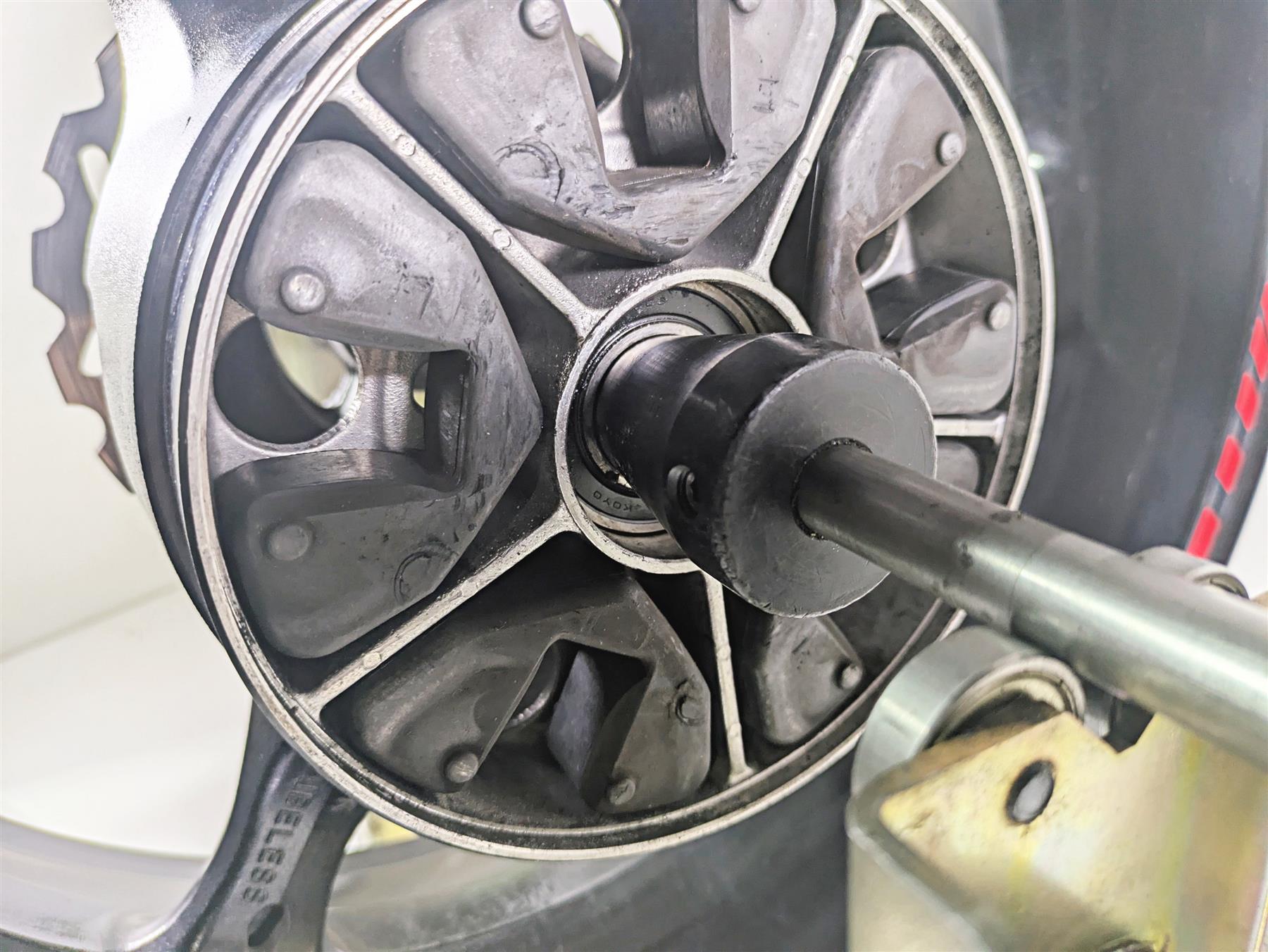 2006 Suzuki GSXR1000 K6 Straight Rear Wheel Rim 17x6 64111-41G00-019 {{ shop.shopifyCountryName }} - Mototech271