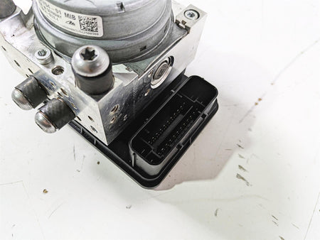 2016 BMW R1200GS GSW K50 Abs Brake Pump Module 8561704 {{ shop.shopifyCountryName }} - Mototech271