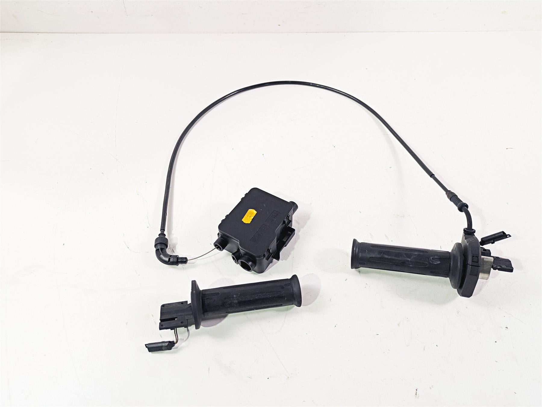 2010 BMW R1200GS K25 Heated Hand Grip Set 61317727067 61317695470 {{ shop.shopifyCountryName }} - Mototech271