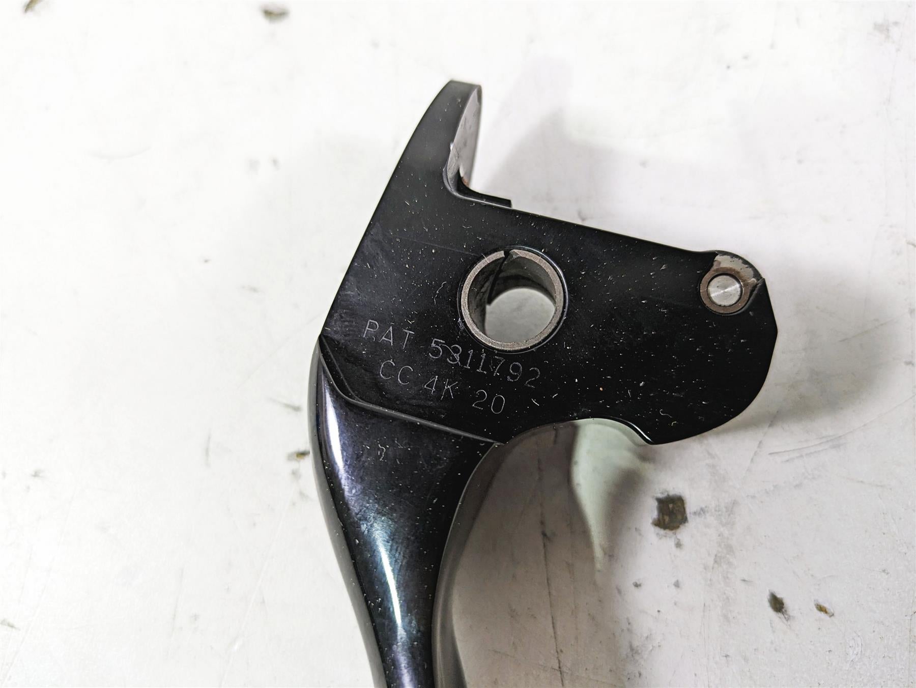 2015 Harley Touring FLHXS Street Glide Oem Edge Cut Lever Set 5311792 36700067 {{ shop.shopifyCountryName }} - Mototech271