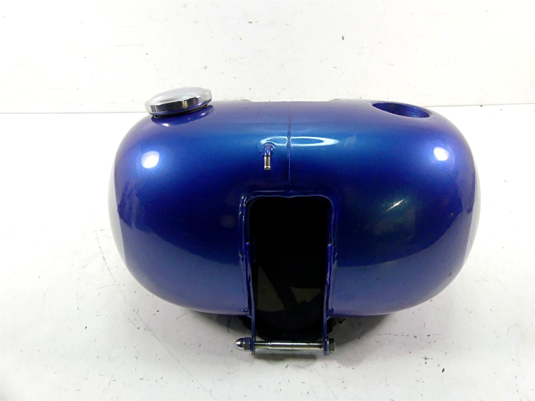 2006 Harley Softail FXSTSI Springer Fuel Gas Petrol Tank 5 Gallon 61625-01E {{ shop.shopifyCountryName }} - Mototech271