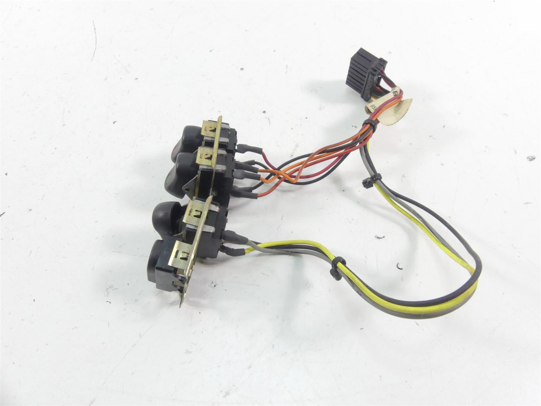 2005 Harley Touring CVO FLHTC SE Electra Glide Auxiliary Switches 70278-04 {{ shop.shopifyCountryName }} - Mototech271