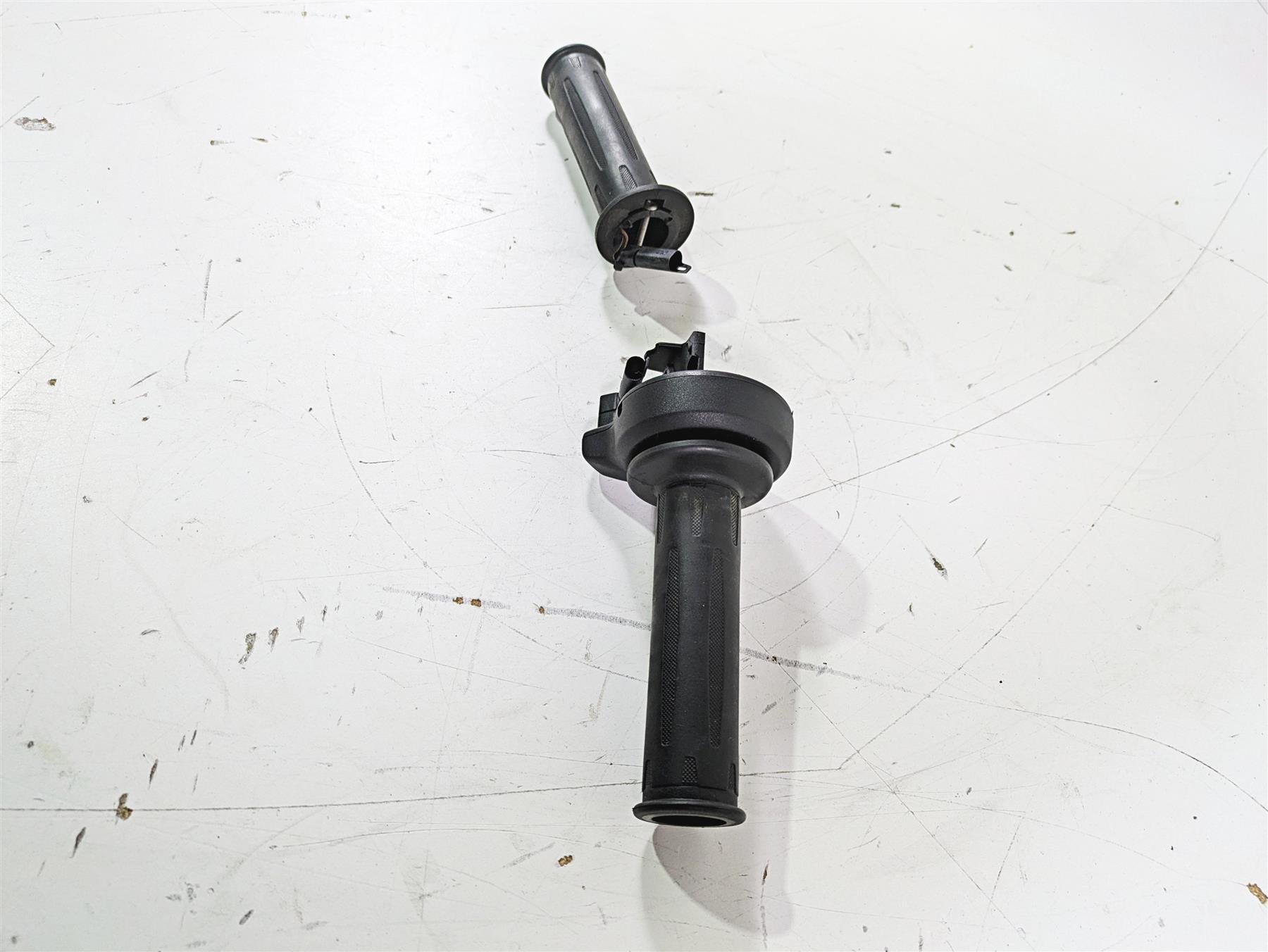 2016 BMW R1200GS GSW K50 Heated Cruise Hand Grip Set 61318552117 61318552120 {{ shop.shopifyCountryName }} - Mototech271