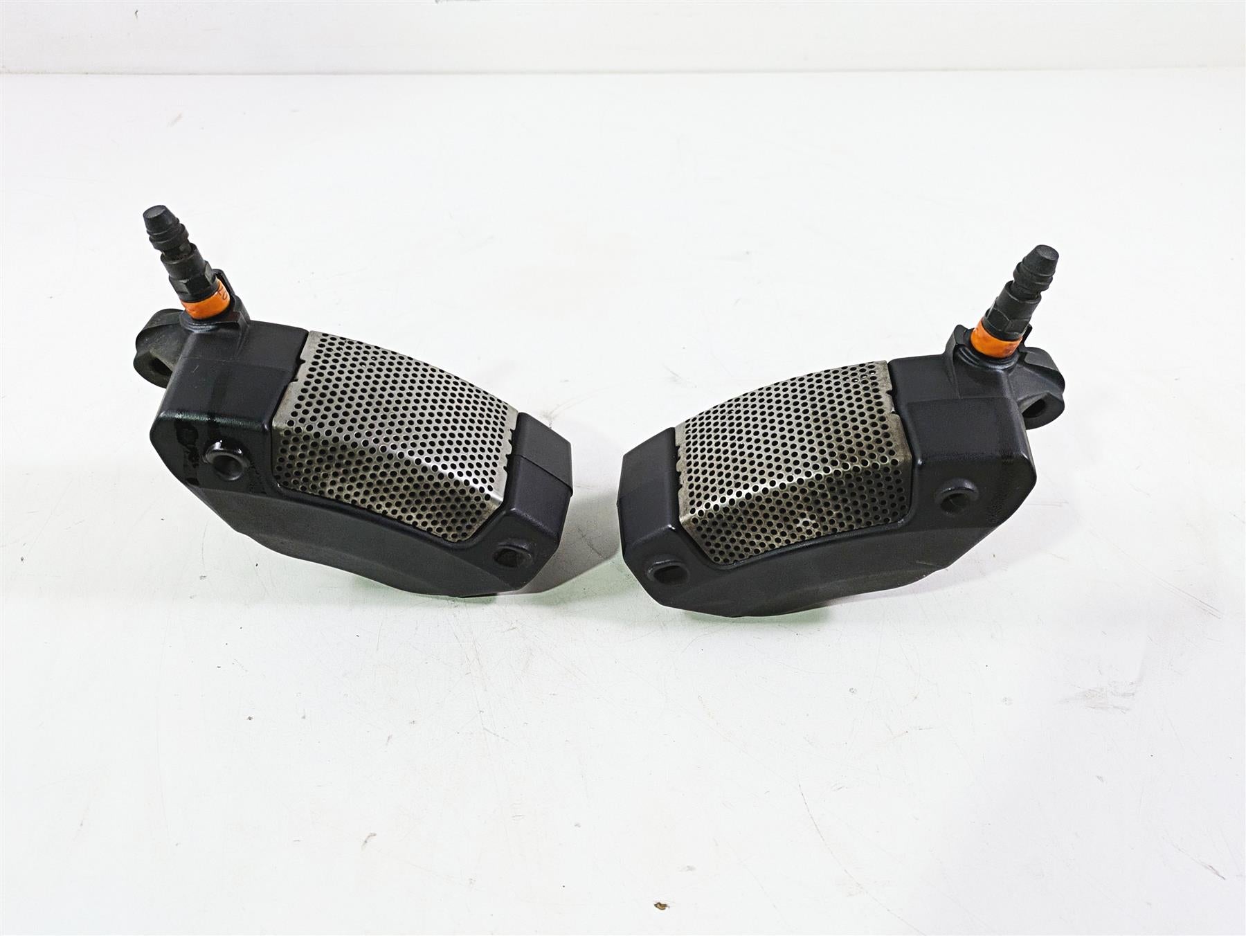 2010 Harley Touring FLHX Street Glide Front Brake Caliper Set 43027-08 44023-08 {{ shop.shopifyCountryName }} - Mototech271