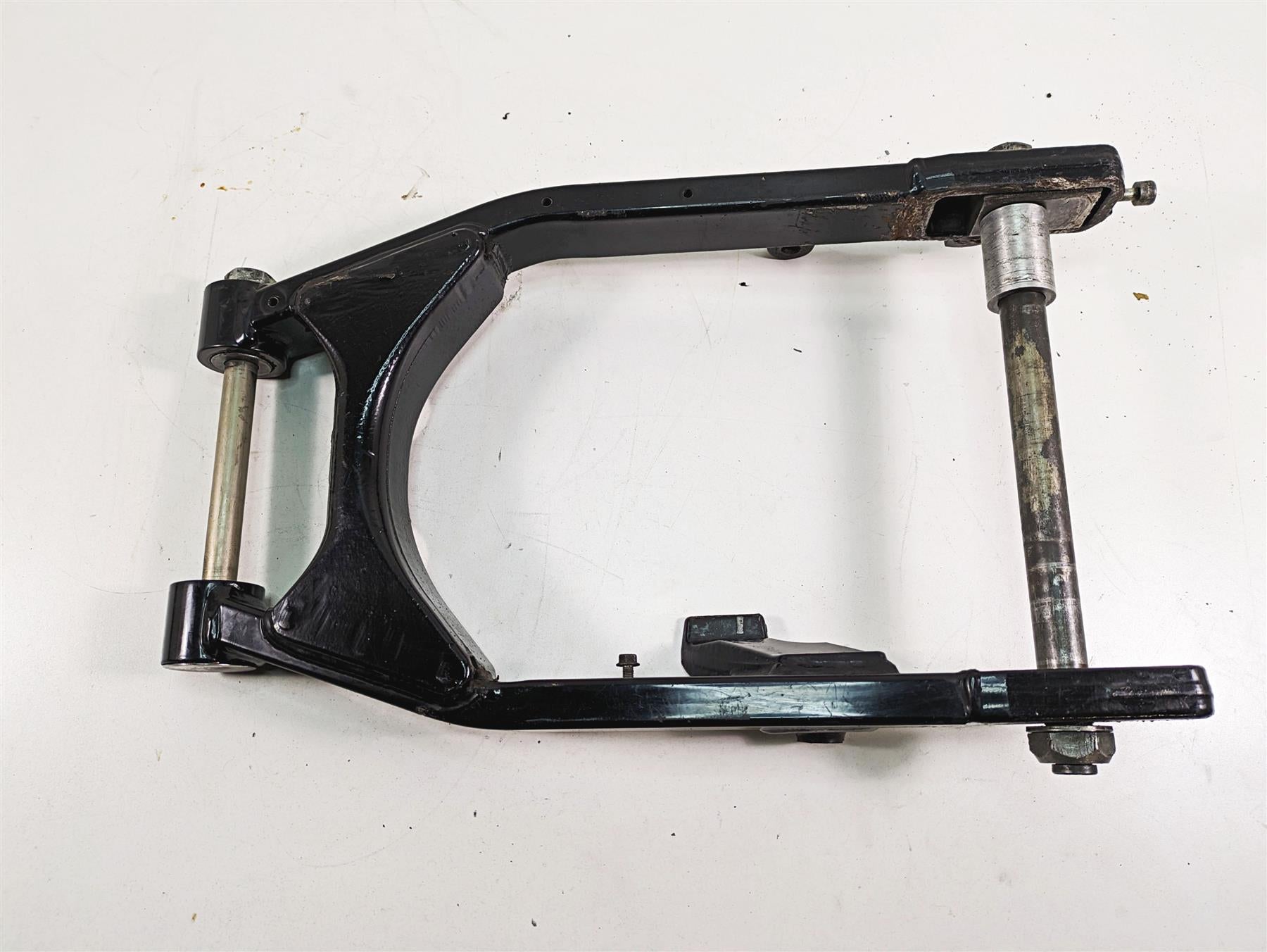 2009 Harley FXDC Dyna Super Glide Custom Rear Swingarm & Belt Guards 47820-06 {{ shop.shopifyCountryName }} - Mototech271