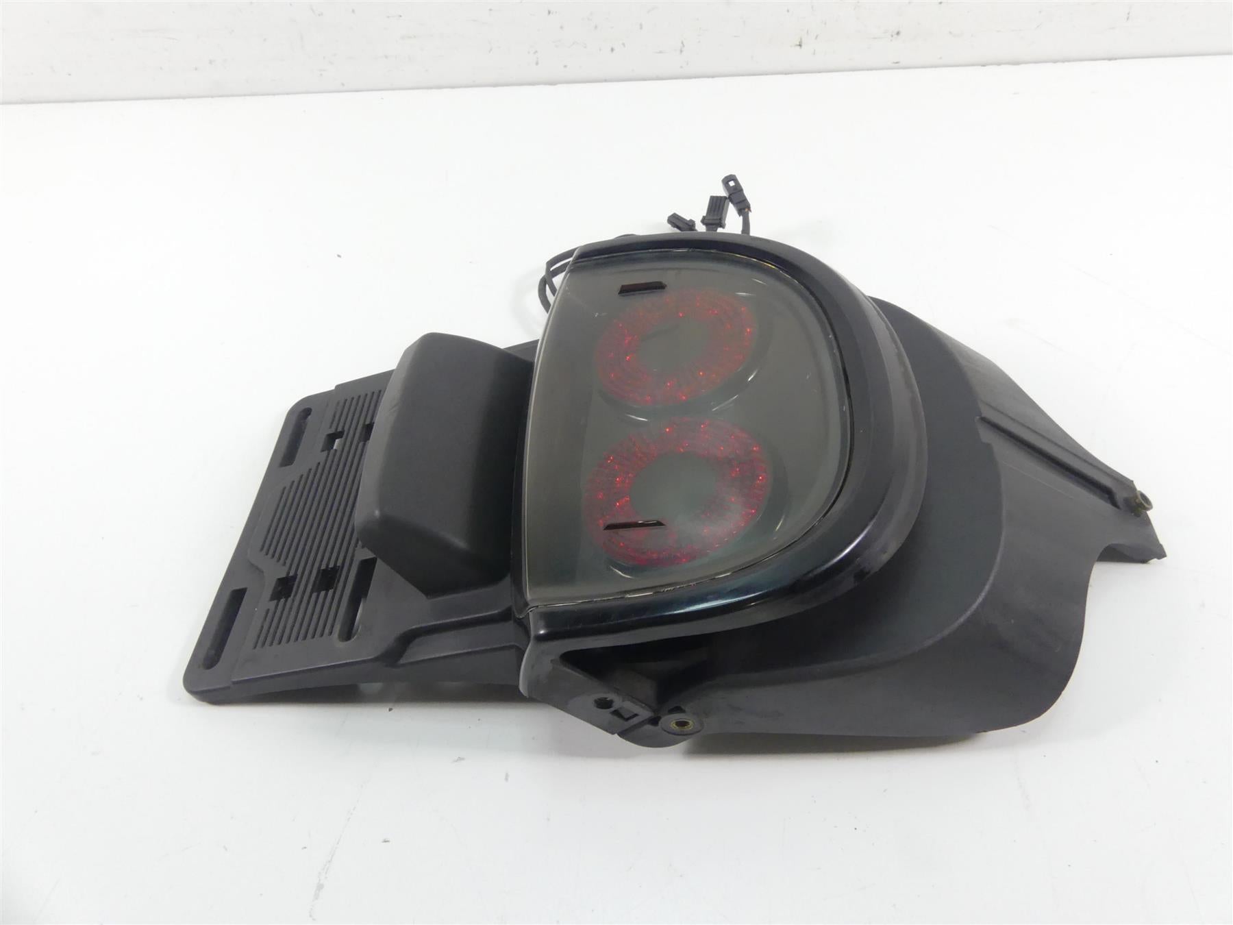 2014 Harley FXDF Dyna Fat Bob Rear Taillight Tail Light & Plate Holder 67900173 {{ shop.shopifyCountryName }} - Mototech271