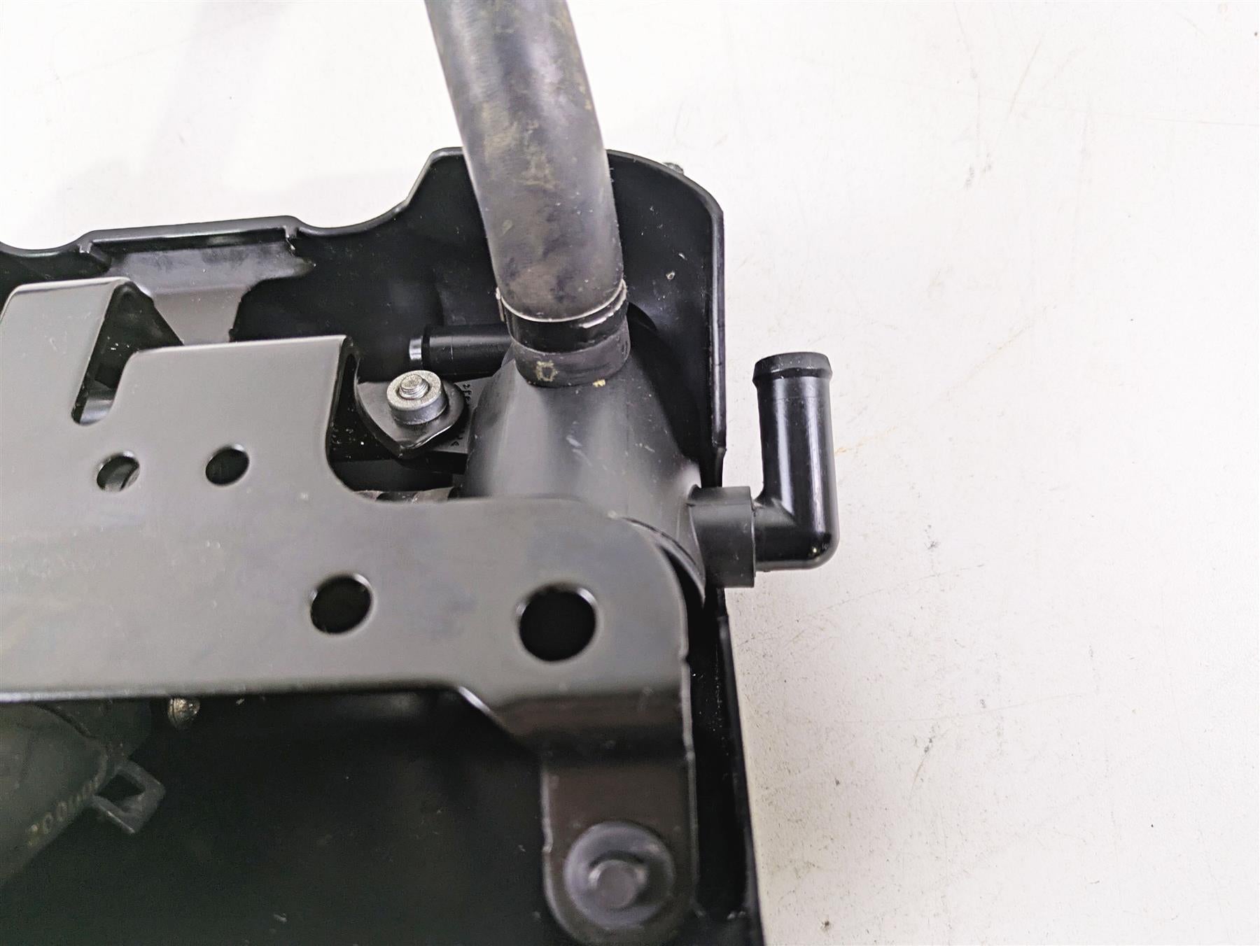 2015 Harley Touring FLHTKL Electra Glide Water Pump + Mount & Cover 26800107 {{ shop.shopifyCountryName }} - Mototech271
