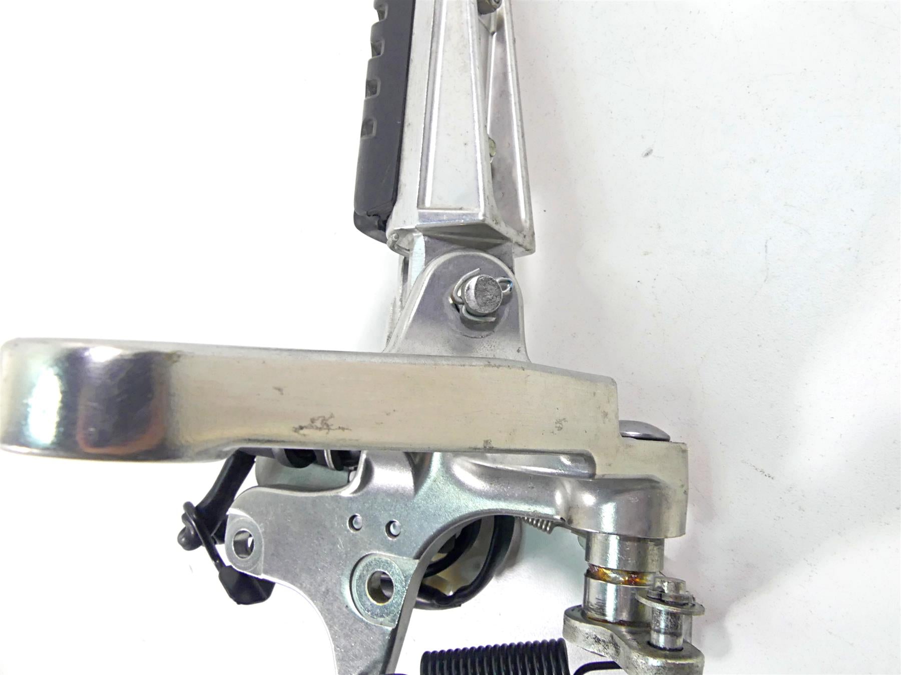 2012 Yamaha VMX17 VMAX 1700 Right Footpeg Foot Peg Res 2S3-27443-00-00 {{ shop.shopifyCountryName }} - Mototech271