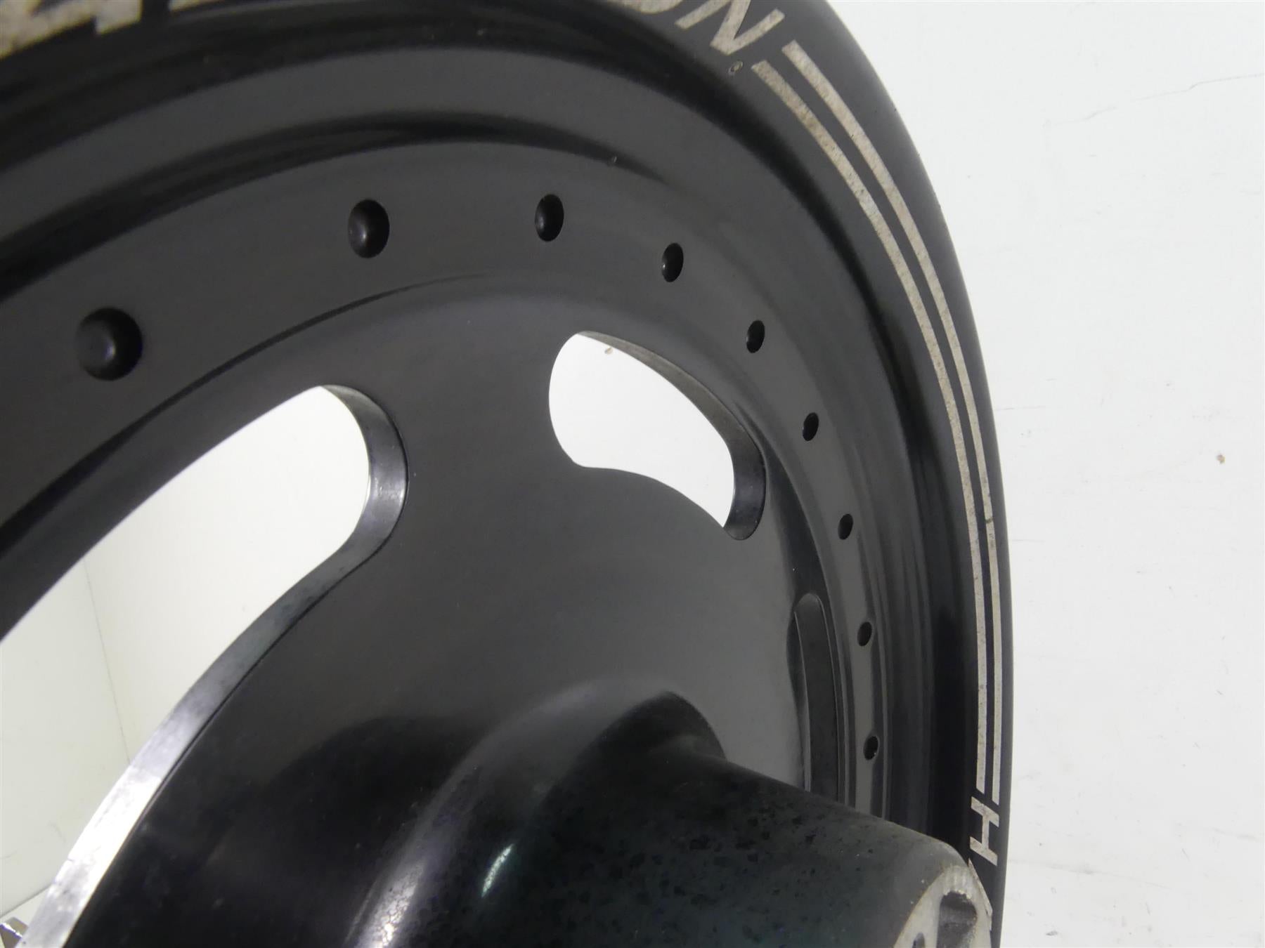 2014 Harley FXDF Dyna Fat Bob Straight 16x3 Front Wheel Rim 43300254 {{ shop.shopifyCountryName }} - Mototech271