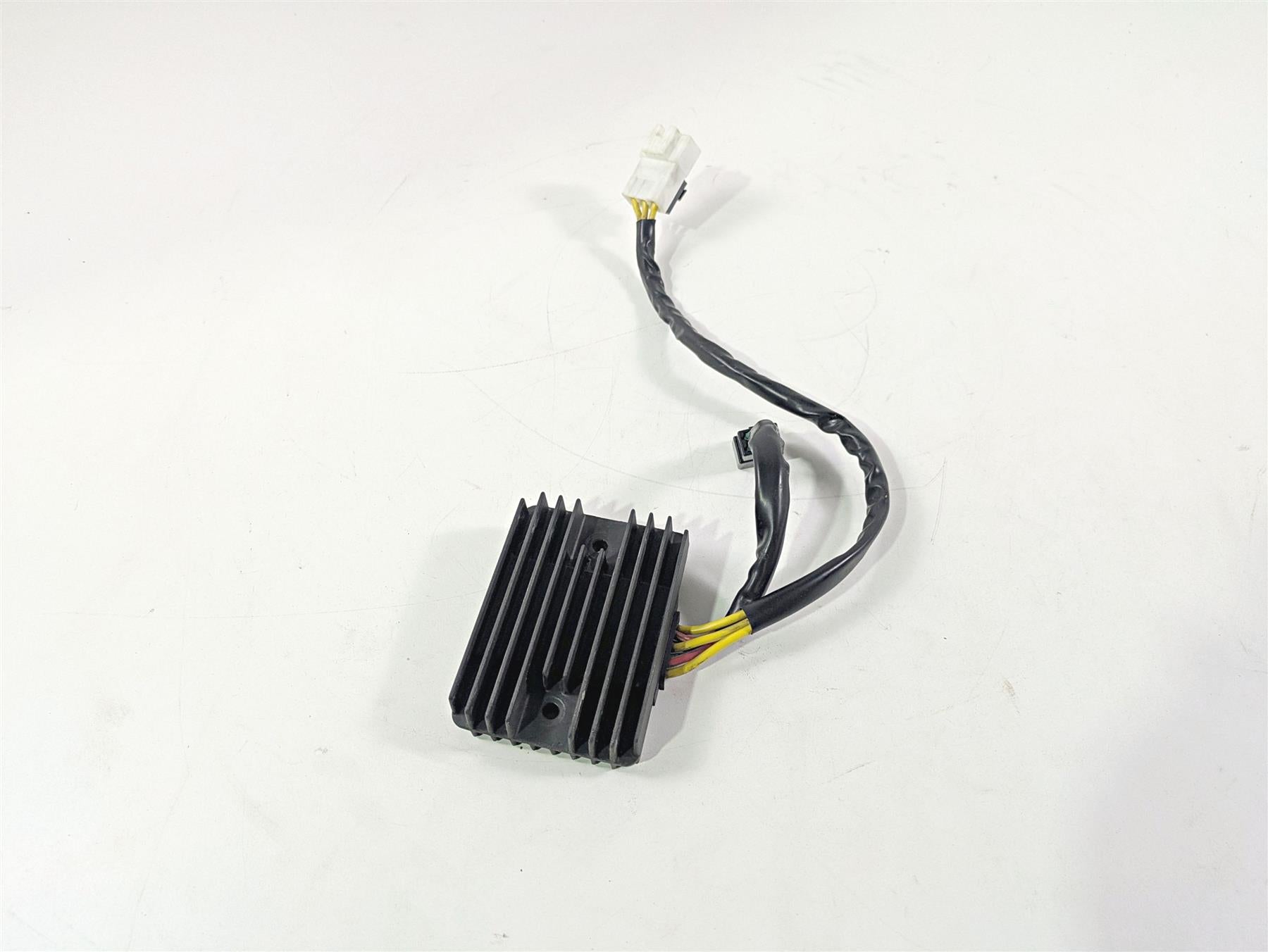 2017 Aprilia RSV 1100 Tuono V4 Factory Rectifier Voltage Regulator B043488 {{ shop.shopifyCountryName }} - Mototech271