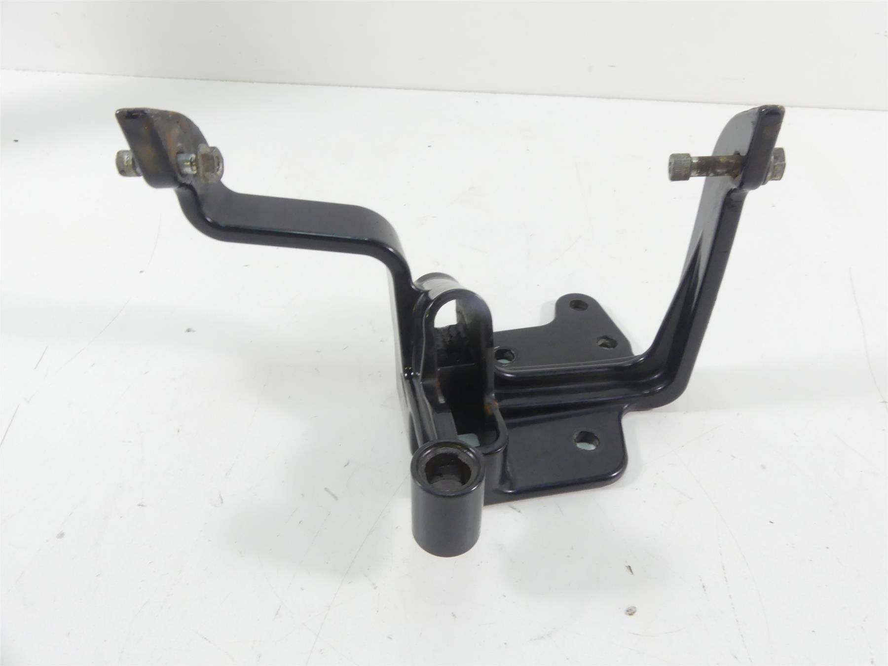 2004 Harley Softail FLSTFI Fat Boy Gear Shifter Shift Lever Bracket 33630-00A {{ shop.shopifyCountryName }} - Mototech271