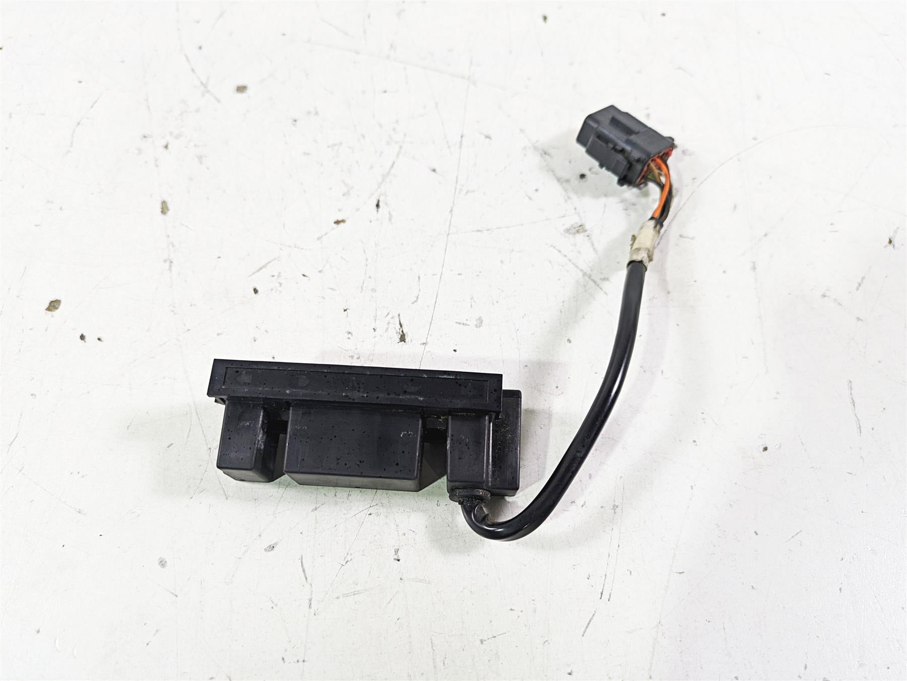 2005 Harley Softail FLSTFSE CVO Fat Boy Instrument Indicator Lights 68113-99C {{ shop.shopifyCountryName }} - Mototech271