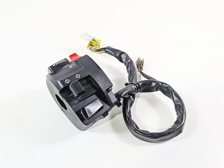 2024 Suzuki GSXR600 Left Hand Control Switch Light Blinker 37400-14J00 {{ shop.shopifyCountryName }} - Mototech271