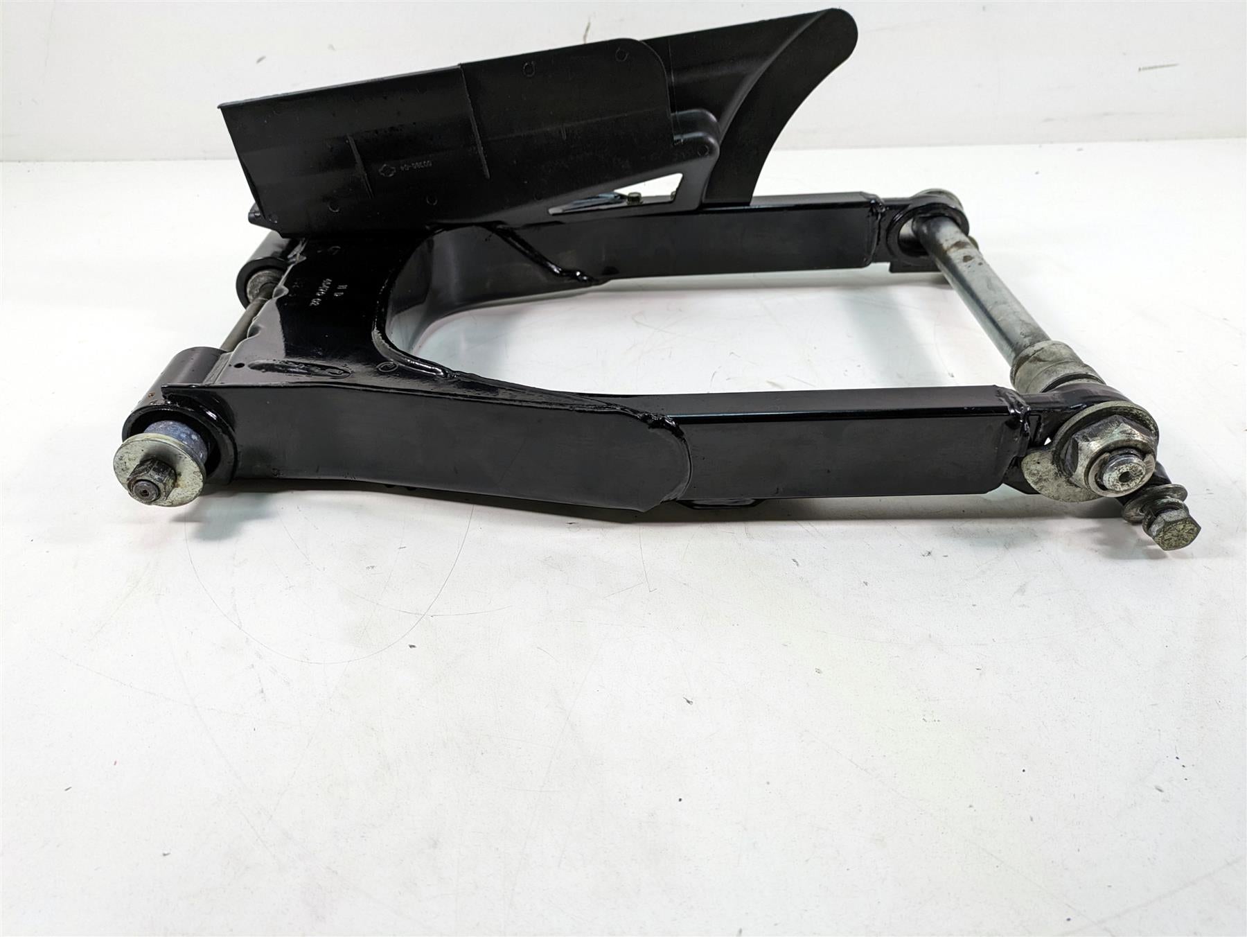 2006 Harley Touring FLHTCUI Electra Glide Rear Swing Arm Swingarm 1" 47549-02A {{ shop.shopifyCountryName }} - Mototech271