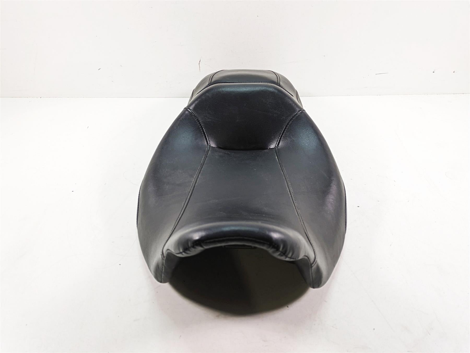 2019 Harley Touring FLHX Street Glide Seat Saddle Low 52320-11 {{ shop.shopifyCountryName }} - Mototech271