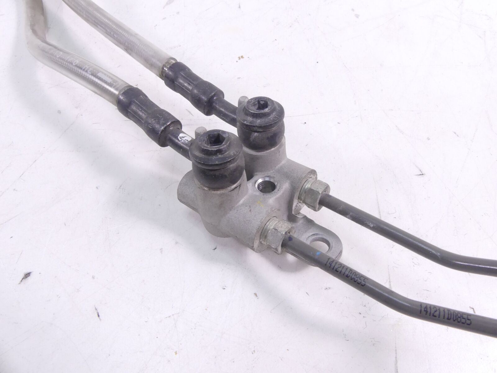 2015 Yamaha YZF-R1M Front Abs Brake Line Set 2CR-2584B-00-00 {{ shop.shopifyCountryName }} - Mototech271