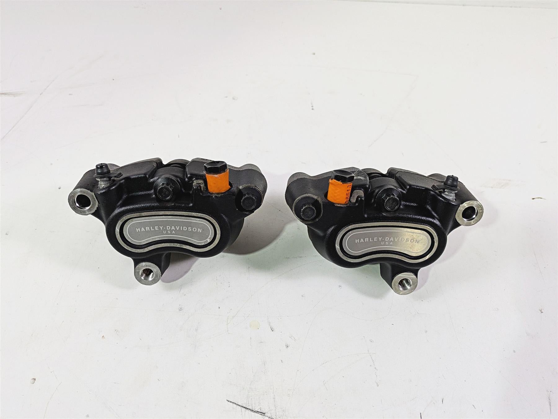 2015 Harley FXDF Dyna Fat Bob Front Brake Caliper Set 41300001 41300002
