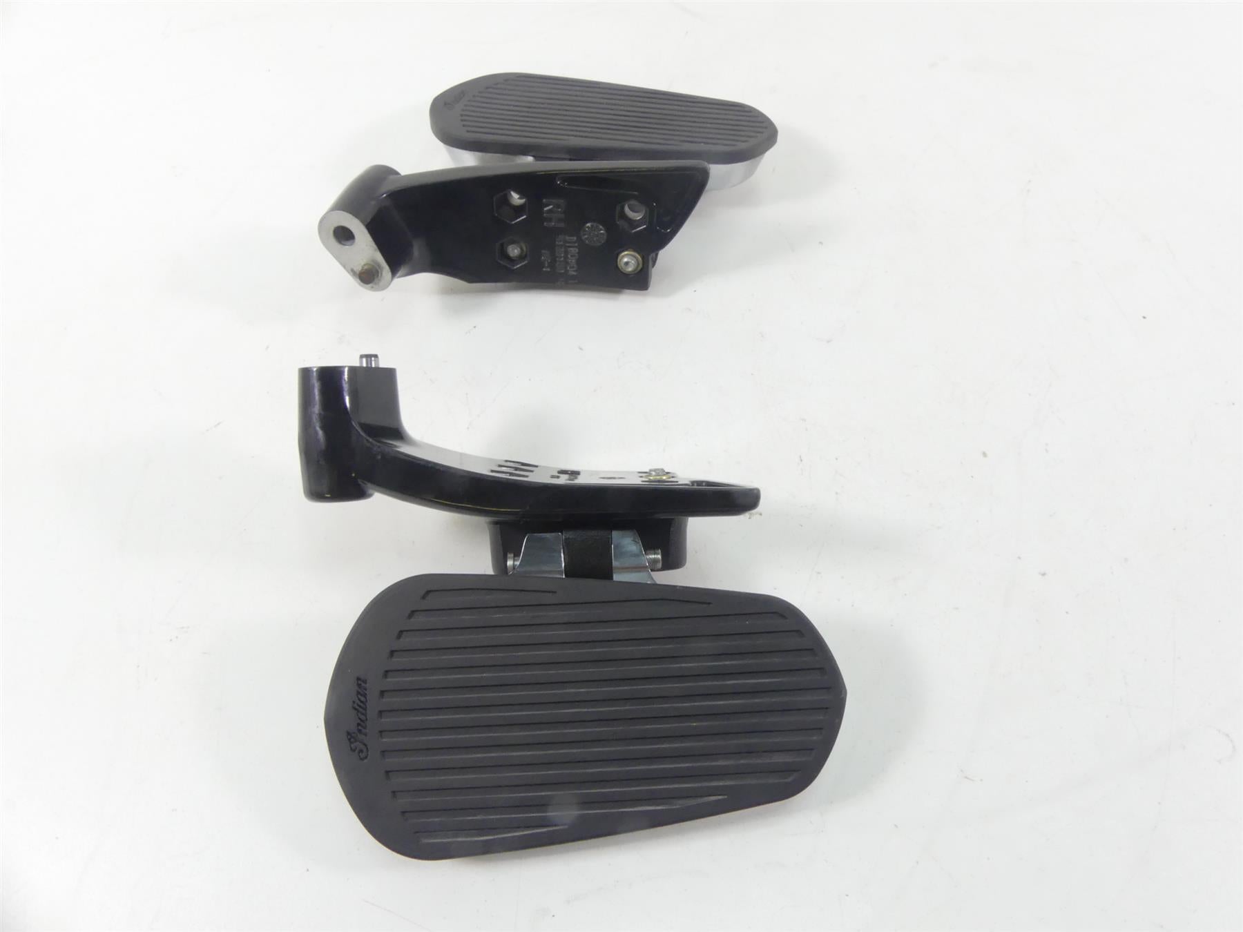 2020 Indian Roadmaster Nice Rear Passenger Floor Board Set 5139676 5139675 {{ shop.shopifyCountryName }} - Mototech271