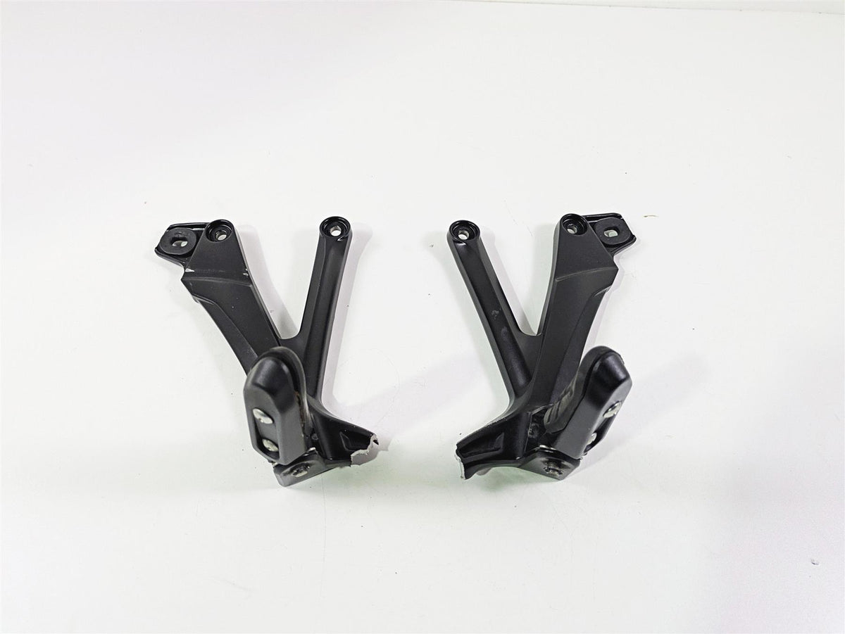 2023 Suzuki GSX1300 RR Hayabusa Rear Passenger Footpeg Set - Read 3600-10L00 {{ shop.shopifyCountryName }} - Mototech271
