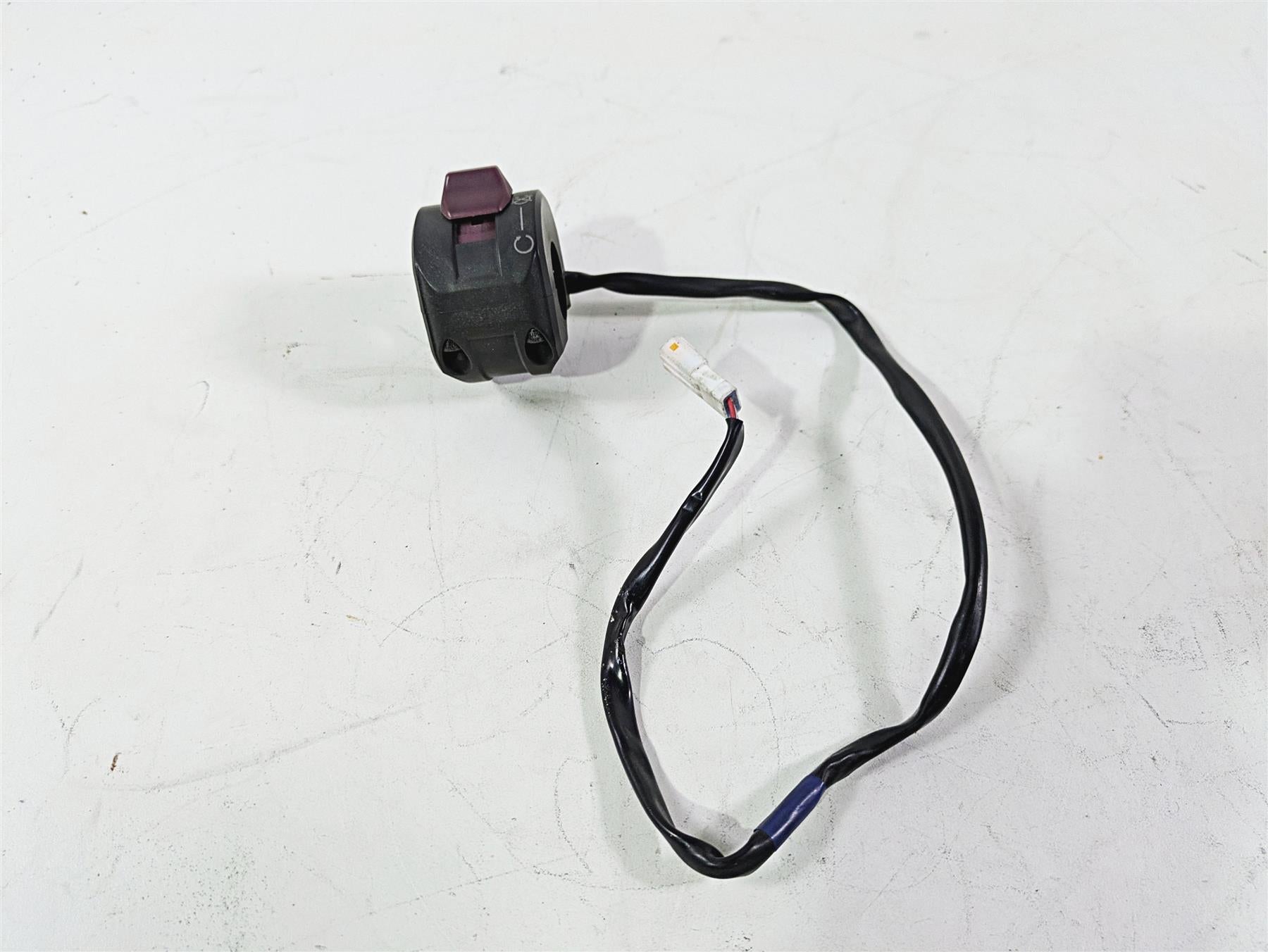 2013 Ducati Hyperstrada 821 Right Hand Control Switch Start Kill 65010121E {{ shop.shopifyCountryName }} - Mototech271