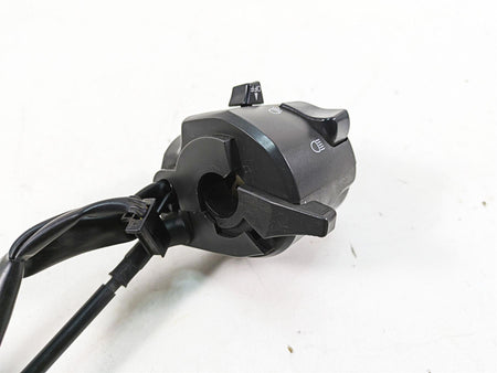 2002 Yamaha FZ1 FZS1000 Fazer Left Hand Blinker Control Switch 5LV-83973-00-00 {{ shop.shopifyCountryName }} - Mototech271