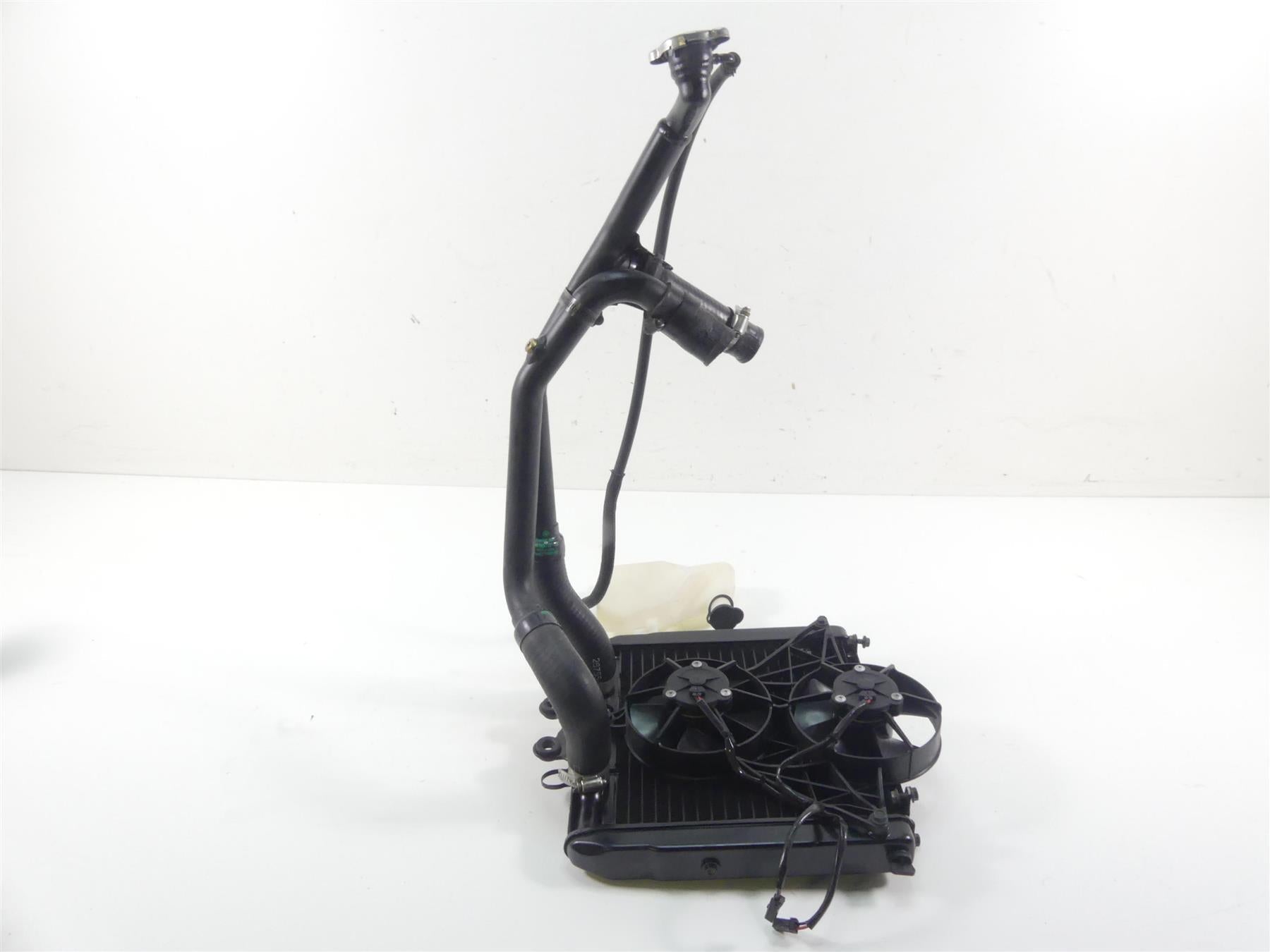 2006 Harley VRSCD Night Rod Radiator Fans Reservoir Hoses Set 26722-04 {{ shop.shopifyCountryName }} - Mototech271