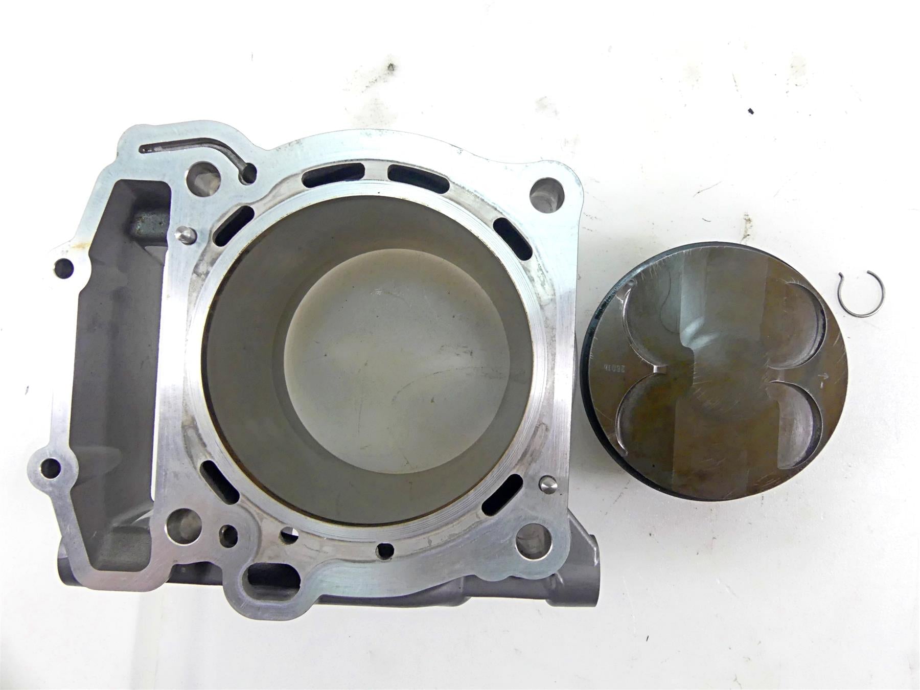 2016 KTM 1290 Super Duke R Rear Cylinder Jug & Piston Set 6133003820024 {{ shop.shopifyCountryName }} - Mototech271
