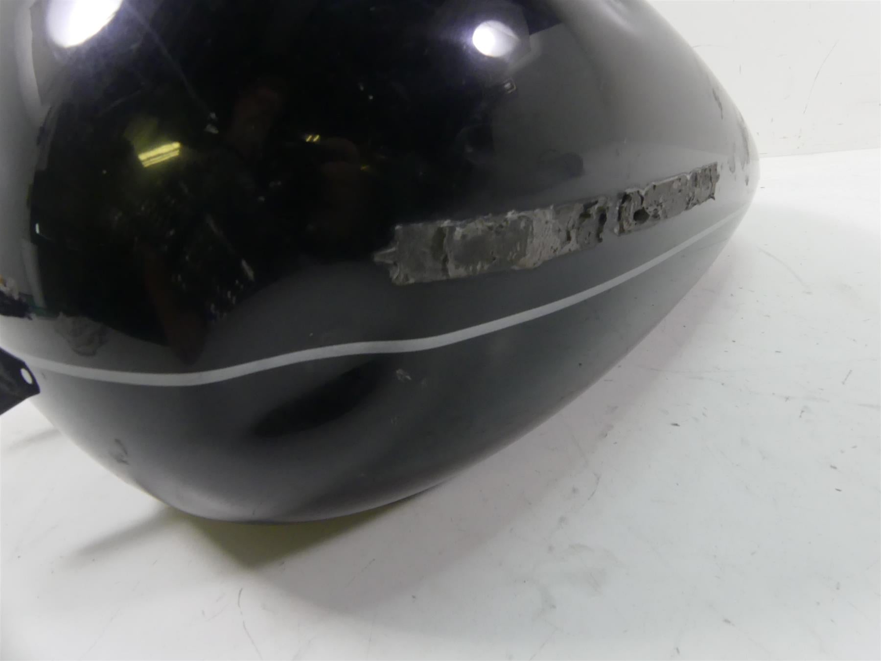 2014 Harley Touring FLHTK Electra Glide Fuel Gas Petrol Tank -Dented 61356-08 {{ shop.shopifyCountryName }} - Mototech271