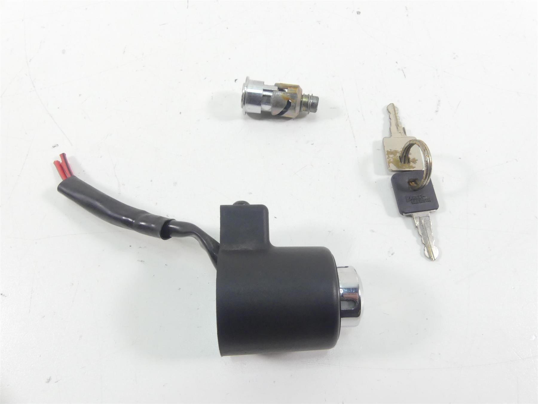 2009 Harley XR1200 Sportster Ignition Switch Steering Lock Key 48154-05 {{ shop.shopifyCountryName }} - Mototech271