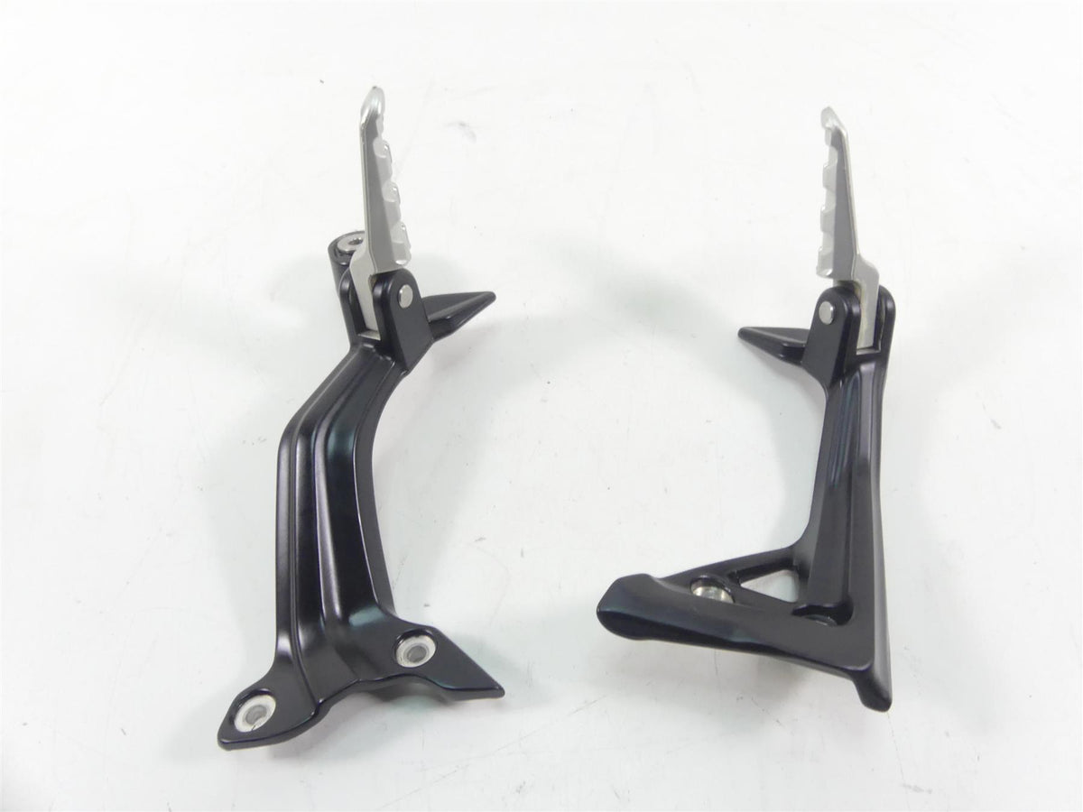 2022 Indian FTR1200 S Rear Passenger Footpeg Foot Peg Bracket Set 1024090 {{ shop.shopifyCountryName }} - Mototech271
