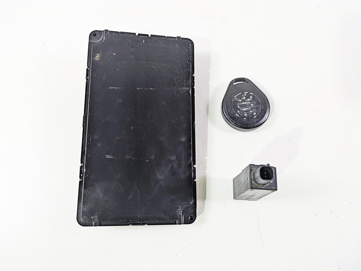 2016 Harley Touring FLHR Road King Bcm X-Axis Control Module & Fob 69994-12B {{ shop.shopifyCountryName }} - Mototech271