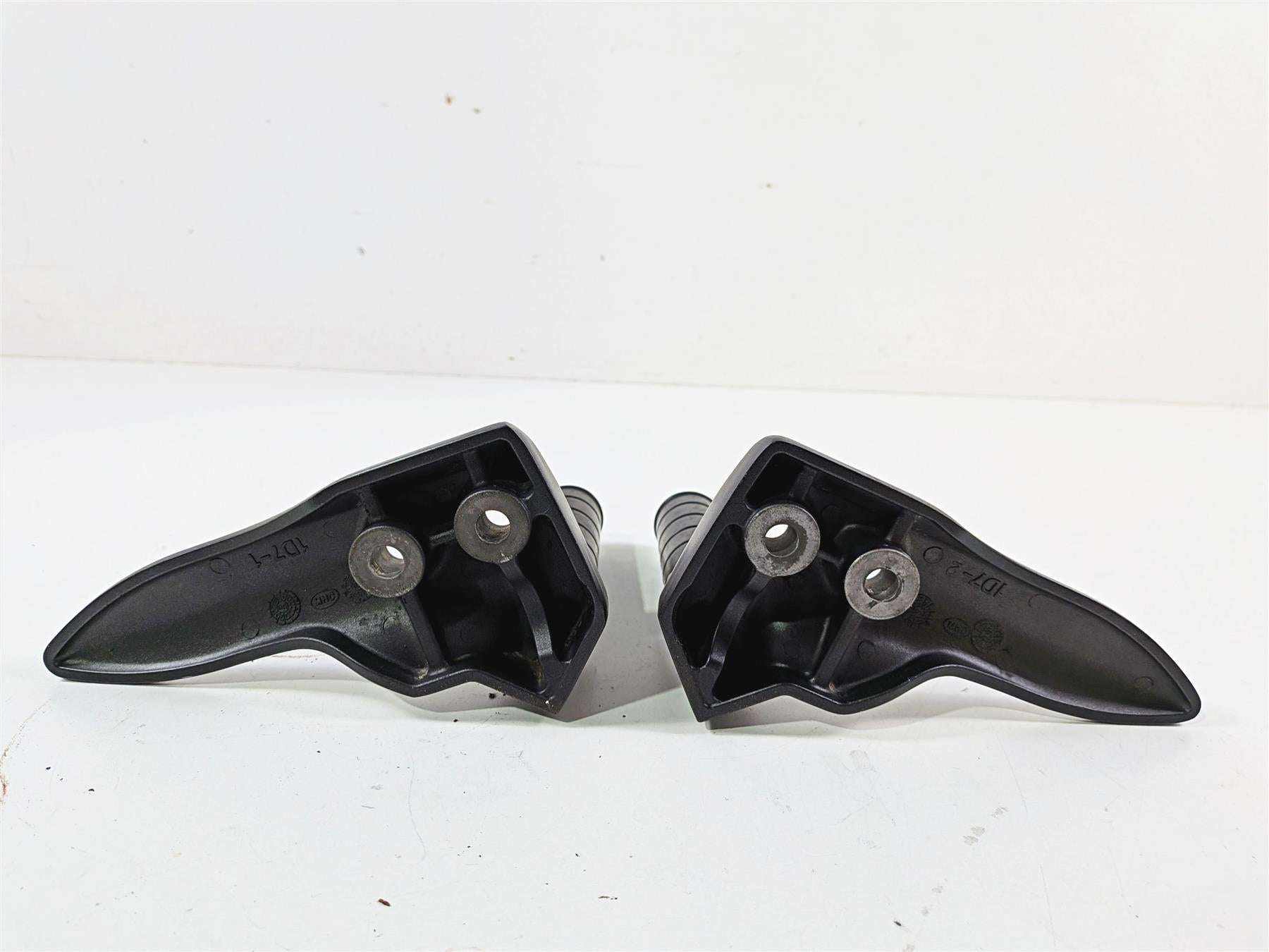 2008 Yamaha XV1900 Roadliner S Rear Passenger Footpeg Set 1D7-27430-00-00 {{ shop.shopifyCountryName }} - Mototech271