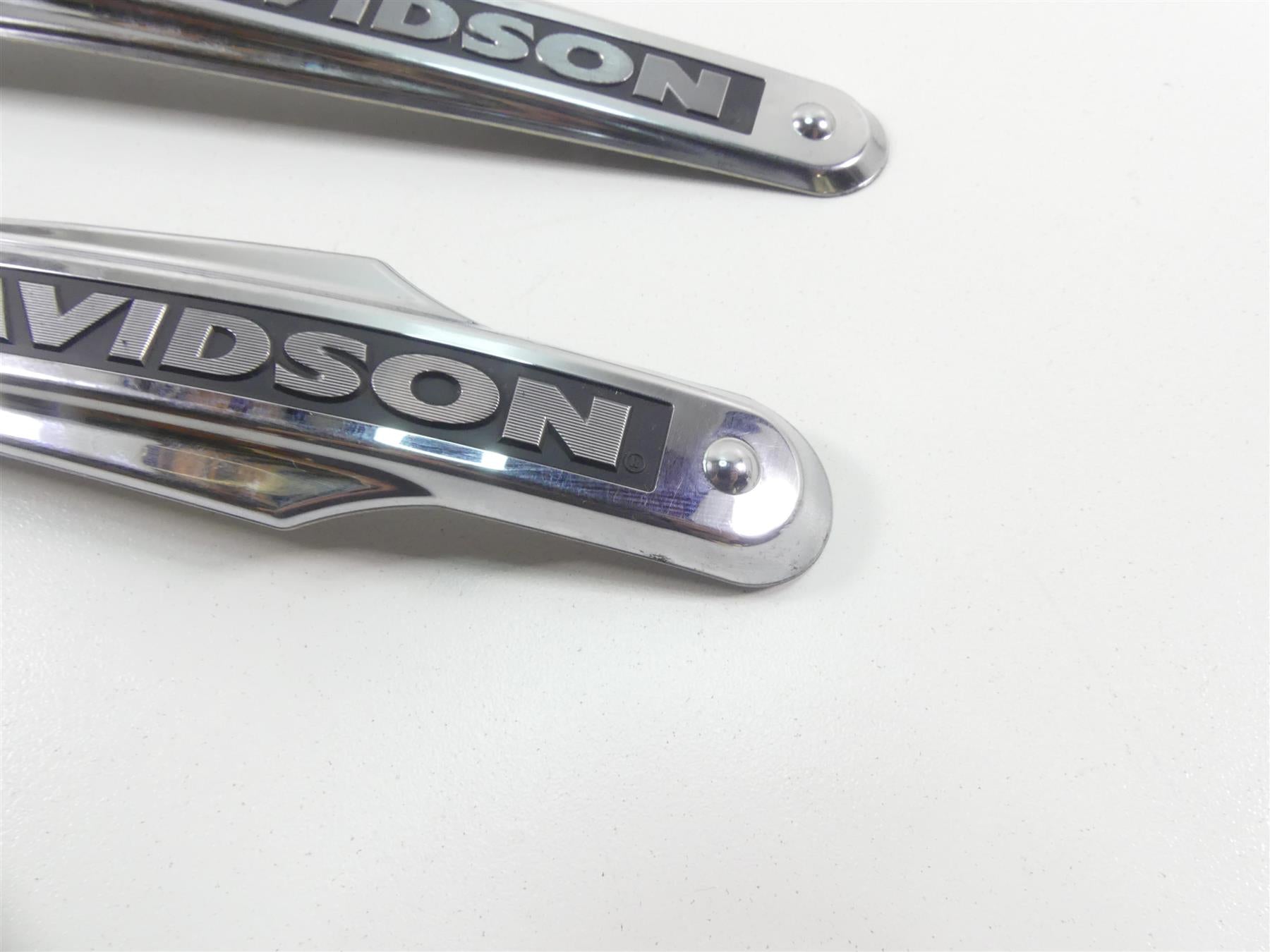 2009 Harley Dyna FXDF SE CVO Fat Bob Tank Emblem Badge Set 62341-09 62342-09 {{ shop.shopifyCountryName }} - Mototech271