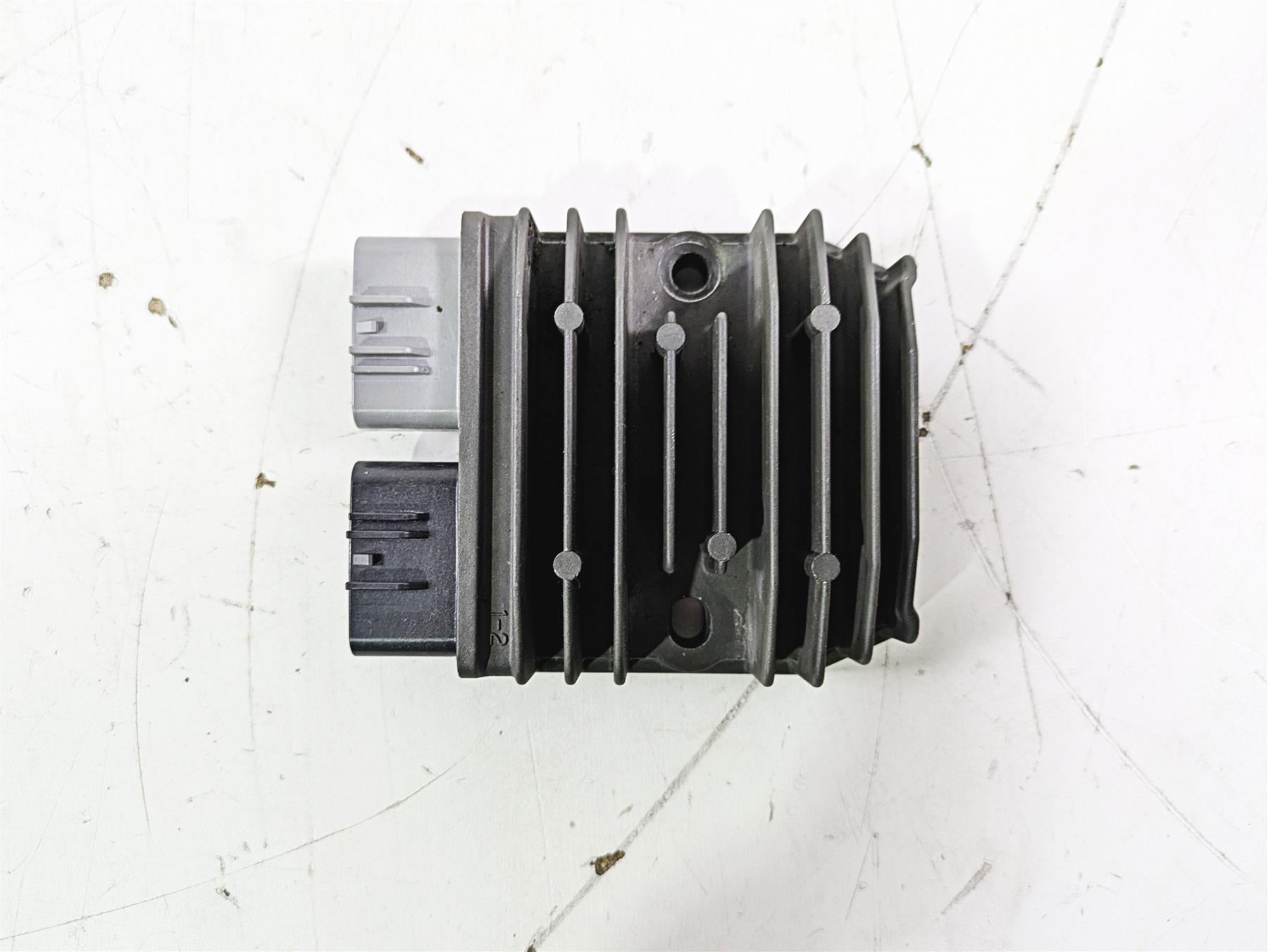 2017 Ducati Monster 1200 S Rectifier Voltage Regulator 54040321A SH821AA {{ shop.shopifyCountryName }} - Mototech271
