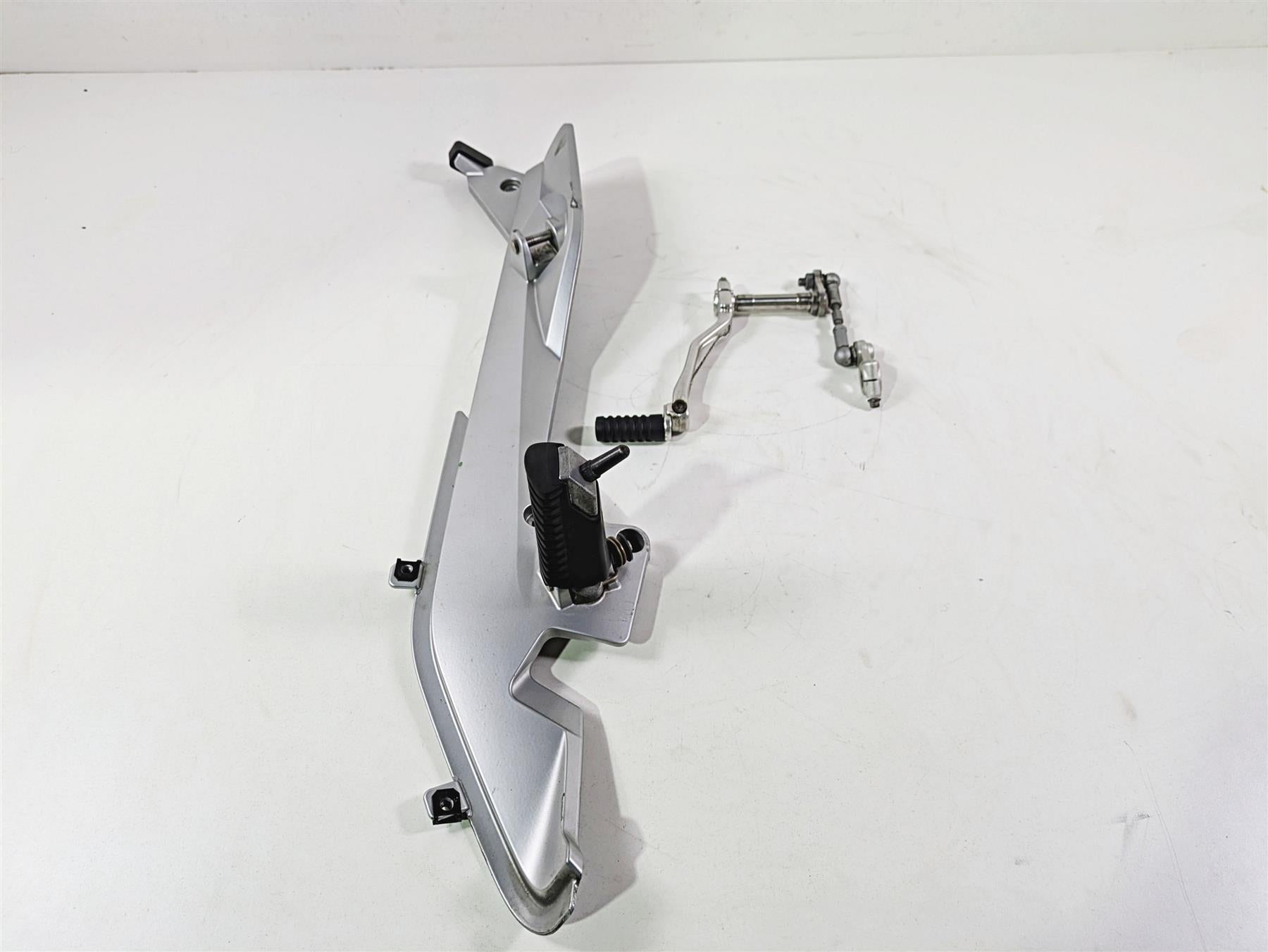 2010 BMW R1200RT K26 Left Foot Peg Bracket & Shifter Shift Lever 46717675289 {{ shop.shopifyCountryName }} - Mototech271