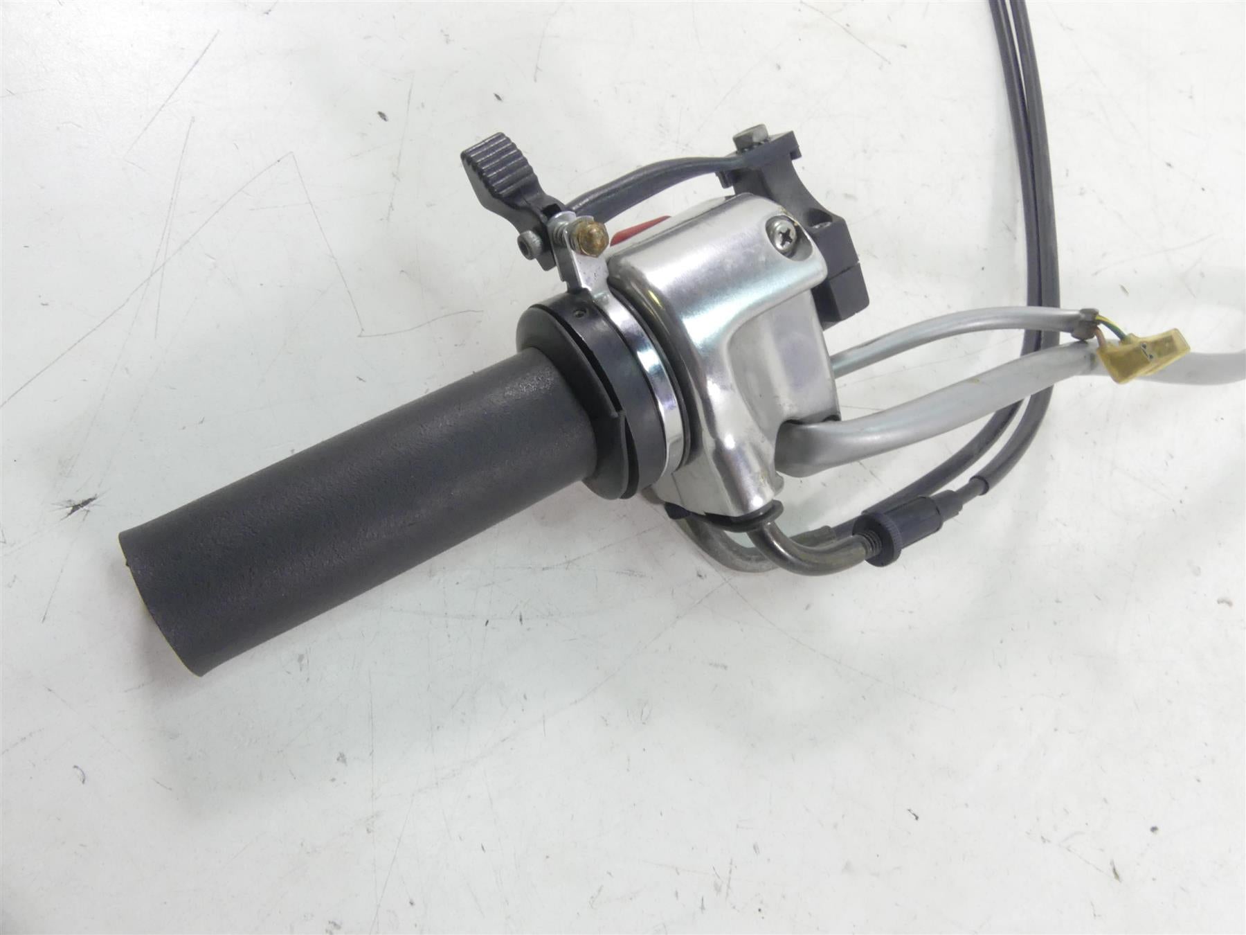 2002 Yamaha XVS1100 V-Star Right Hand Start Stop Control Switch 5BN-83975-00-00 {{ shop.shopifyCountryName }} - Mototech271