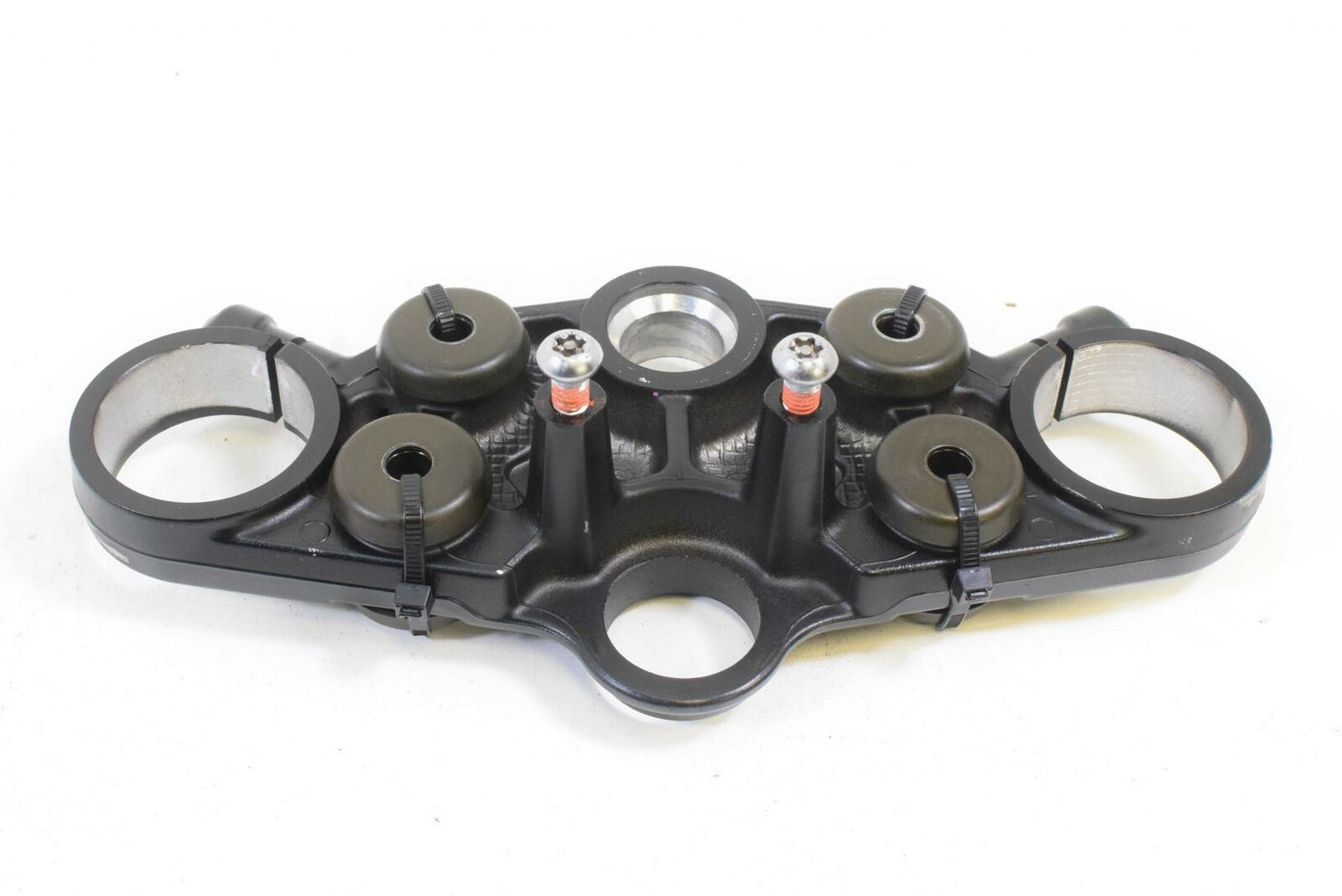 2005 Suzuki GSX1300 R Hayabusa Upper Triple Tree Steering Clamp 51311-24F00 {{ shop.shopifyCountryName }} - Mototech271