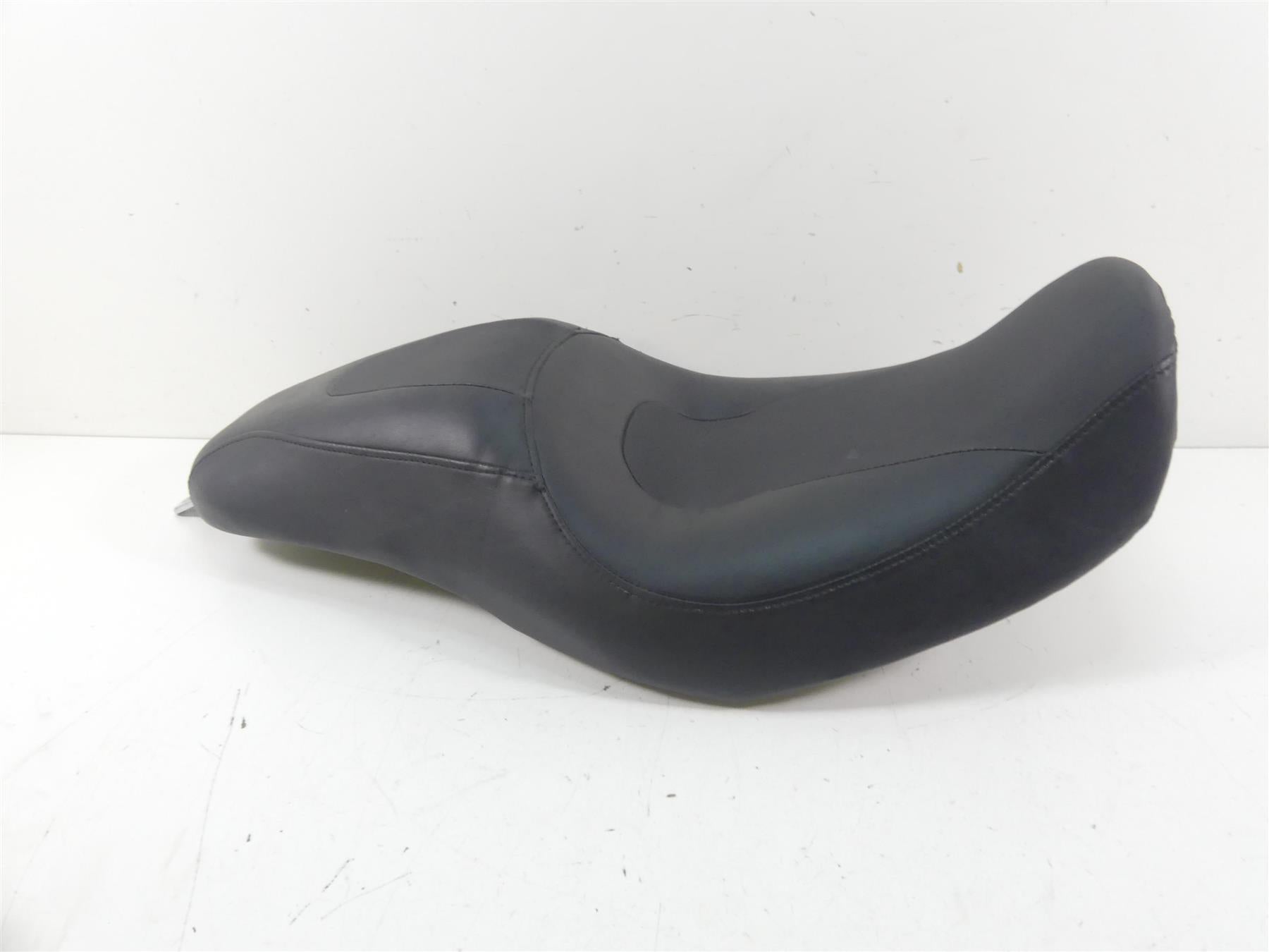 2009 Harley FXDF Dyna Fat Bob Nice Seat Saddle - No Tears 53108-08 {{ shop.shopifyCountryName }} - Mototech271