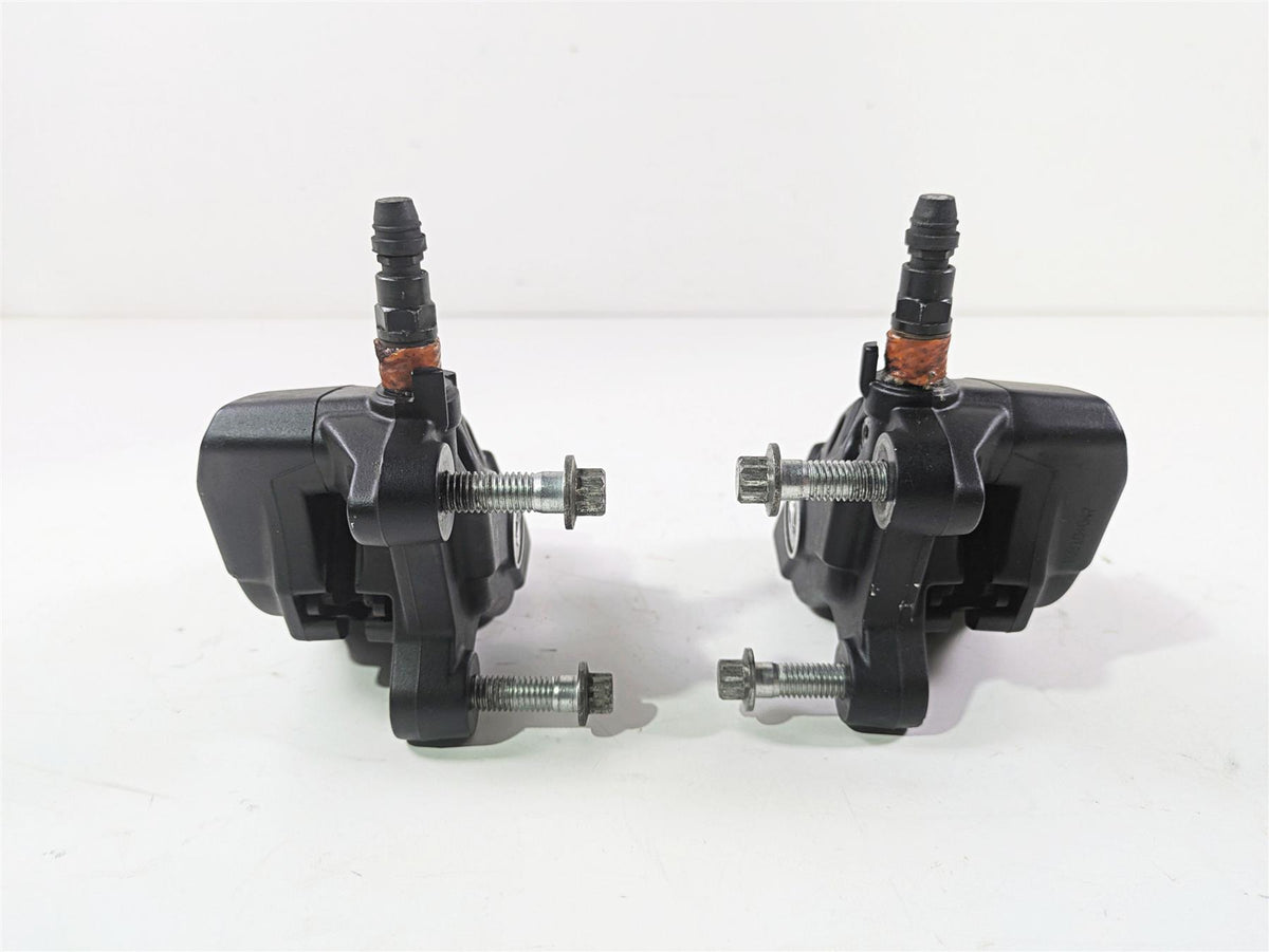 2010 Harley Touring FLHXSE CVO Street Glide Front Brake Caliper Set 46368-10 {{ shop.shopifyCountryName }} - Mototech271