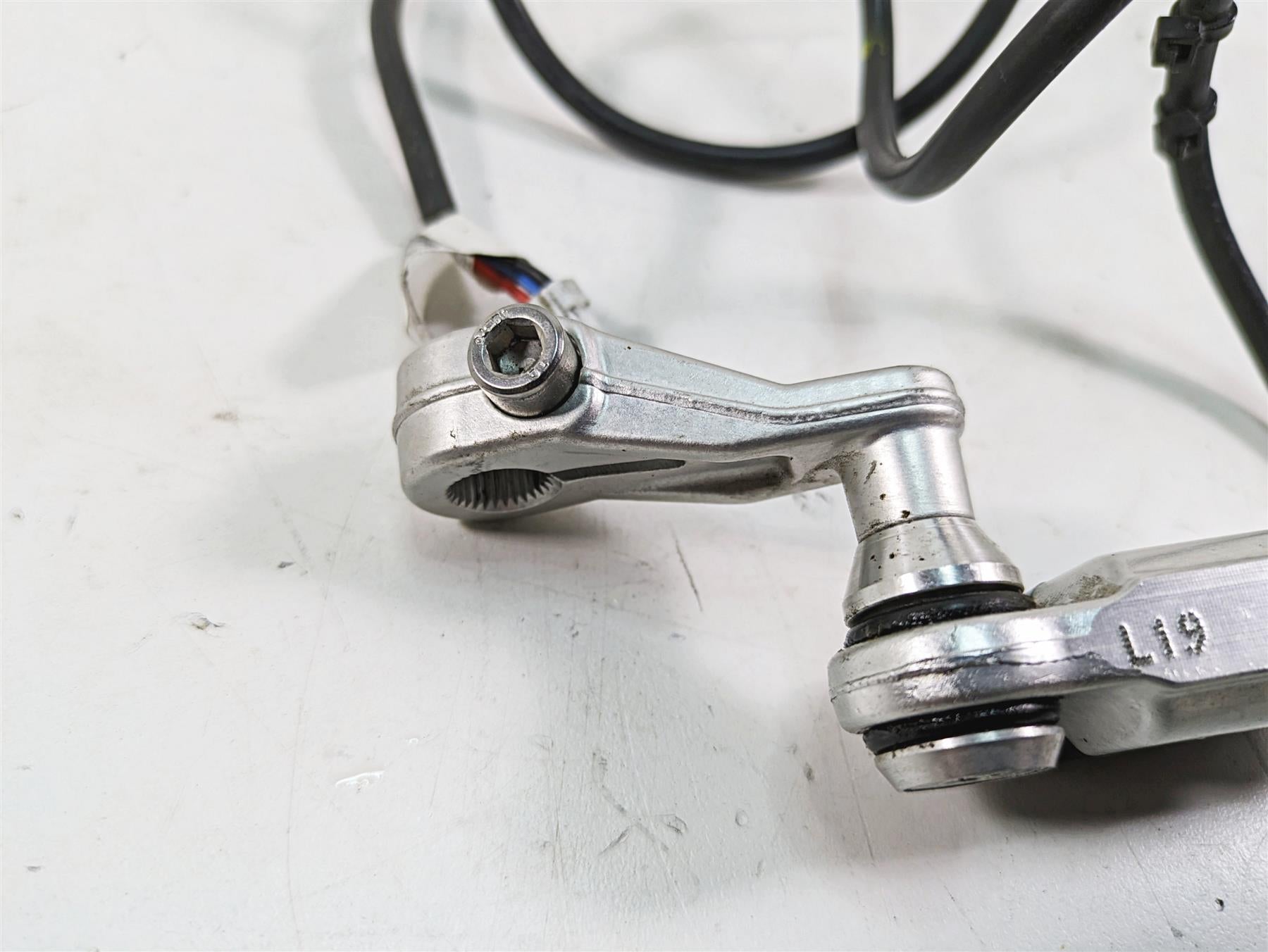 2020 Aprilia Tuono V4 Factory Quickshifter Quick Shift Shifter Assist 2B002890 {{ shop.shopifyCountryName }} - Mototech271