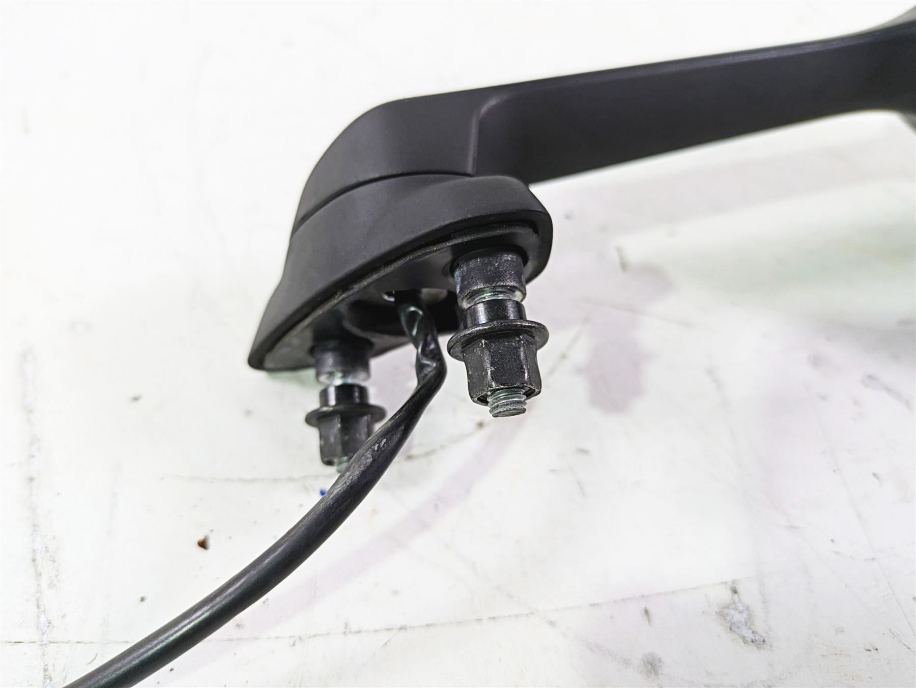 2016 Suzuki GSXR1000 Right Rear View Mirror Turn Signal Blinker 56500-47H01 {{ shop.shopifyCountryName }} - Mototech271