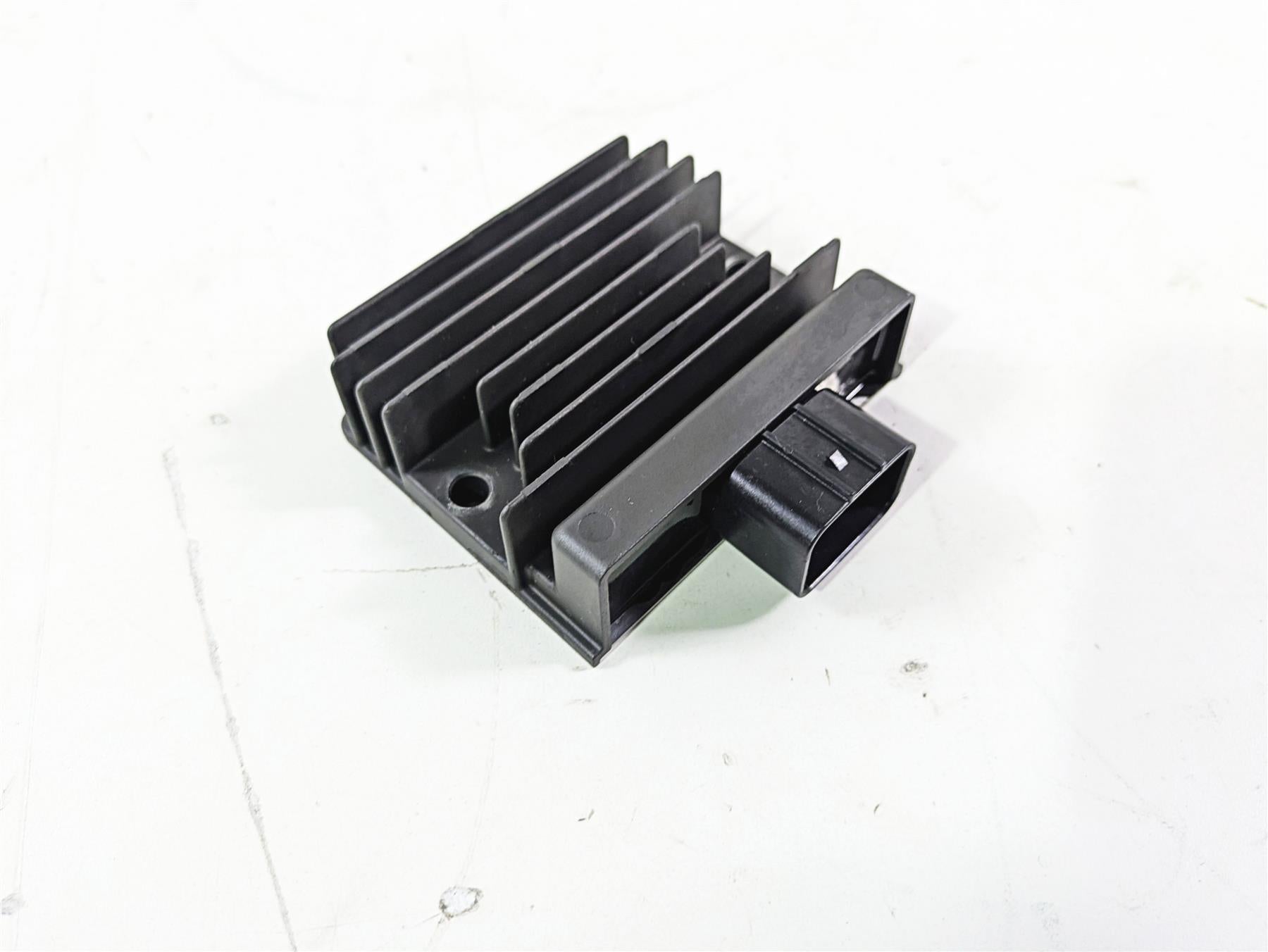 2024 Kawasaki ZX6R ZX636 Ninja Rectifier Voltage Regulator SH868AA 21066-0756 {{ shop.shopifyCountryName }} - Mototech271